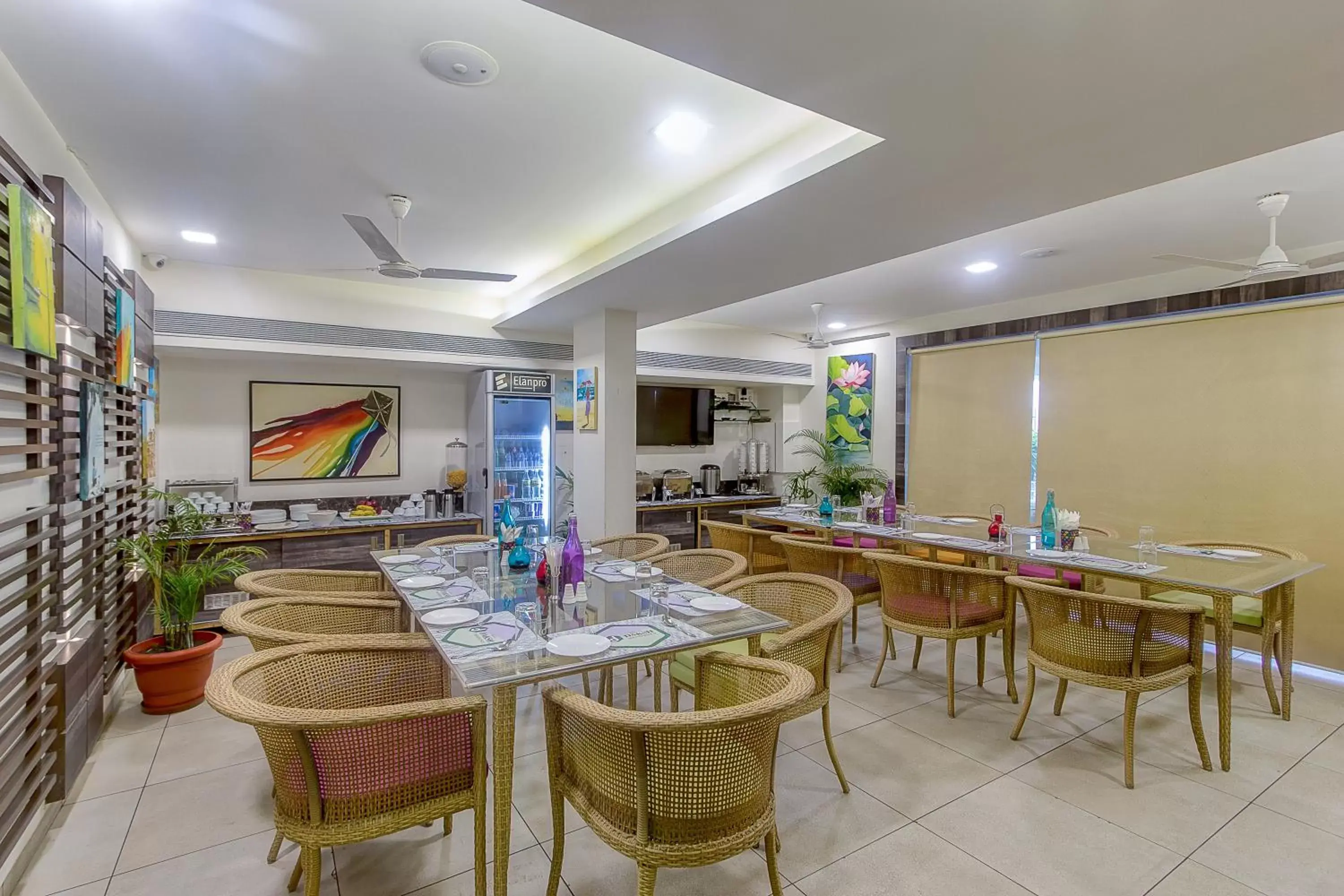 Restaurant/Places to Eat in Treebo Trend Daksh Residency