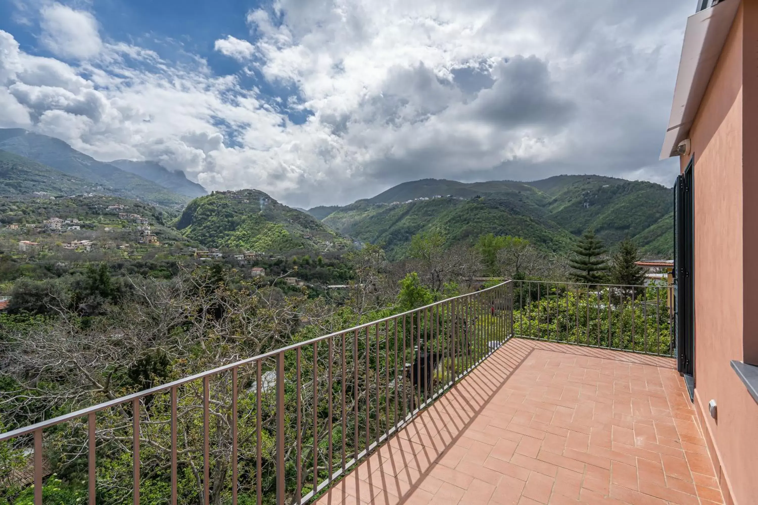 Balcony/Terrace, Mountain View in Il Casale di Don Matteo