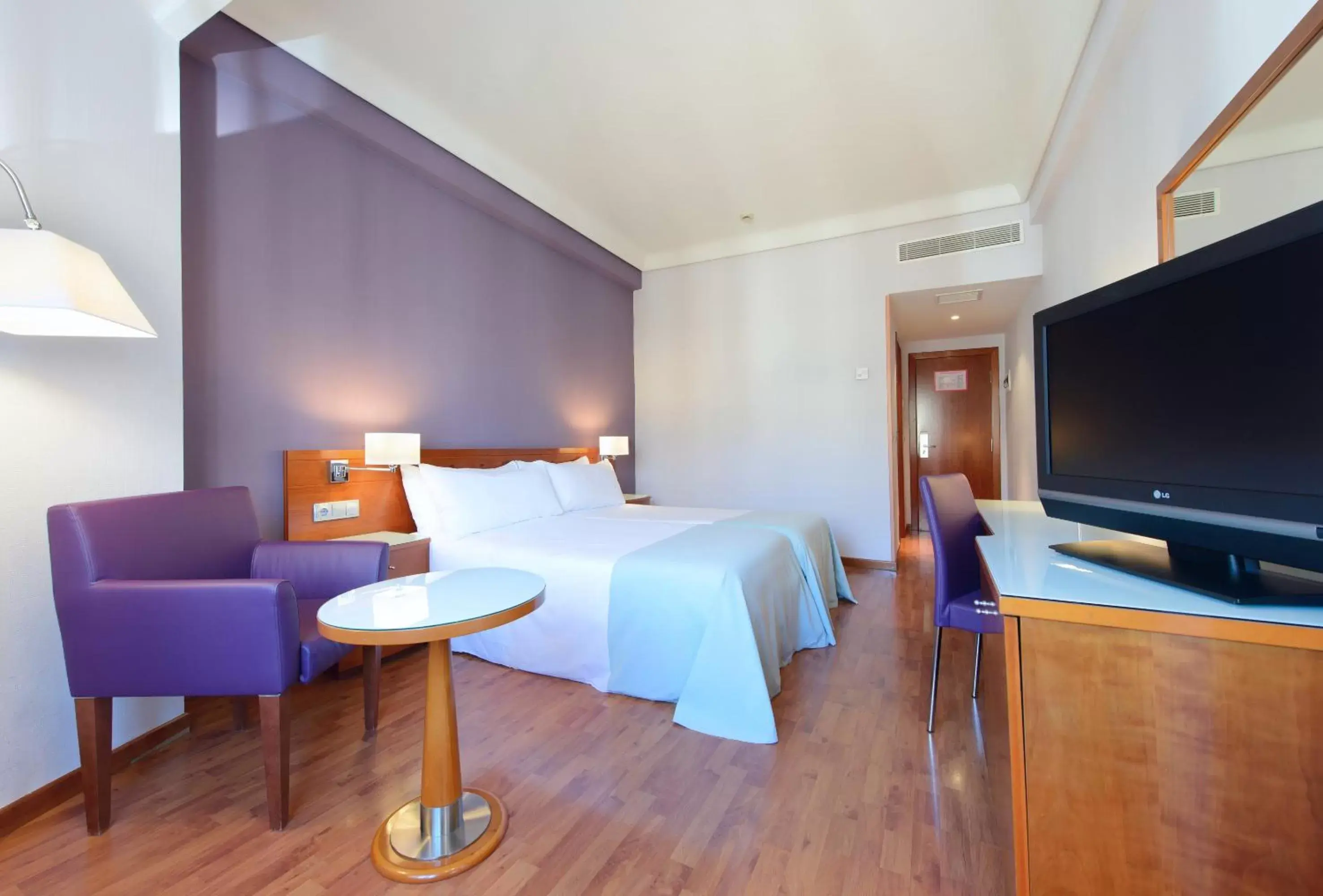 Photo of the whole room, TV/Entertainment Center in Hotel Madrid Centro, Affiliated by Meliá