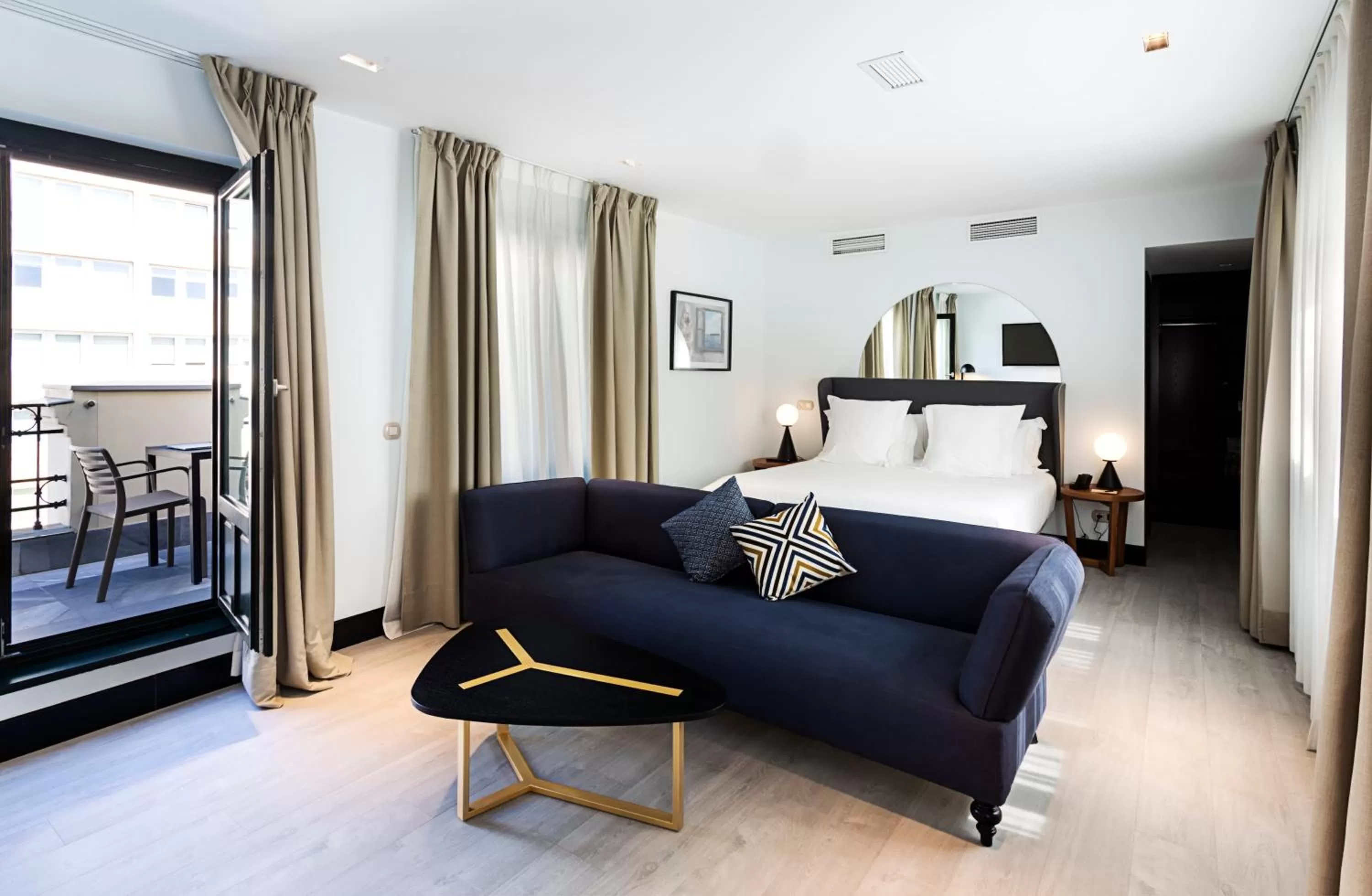 Bed in One Shot Luchana