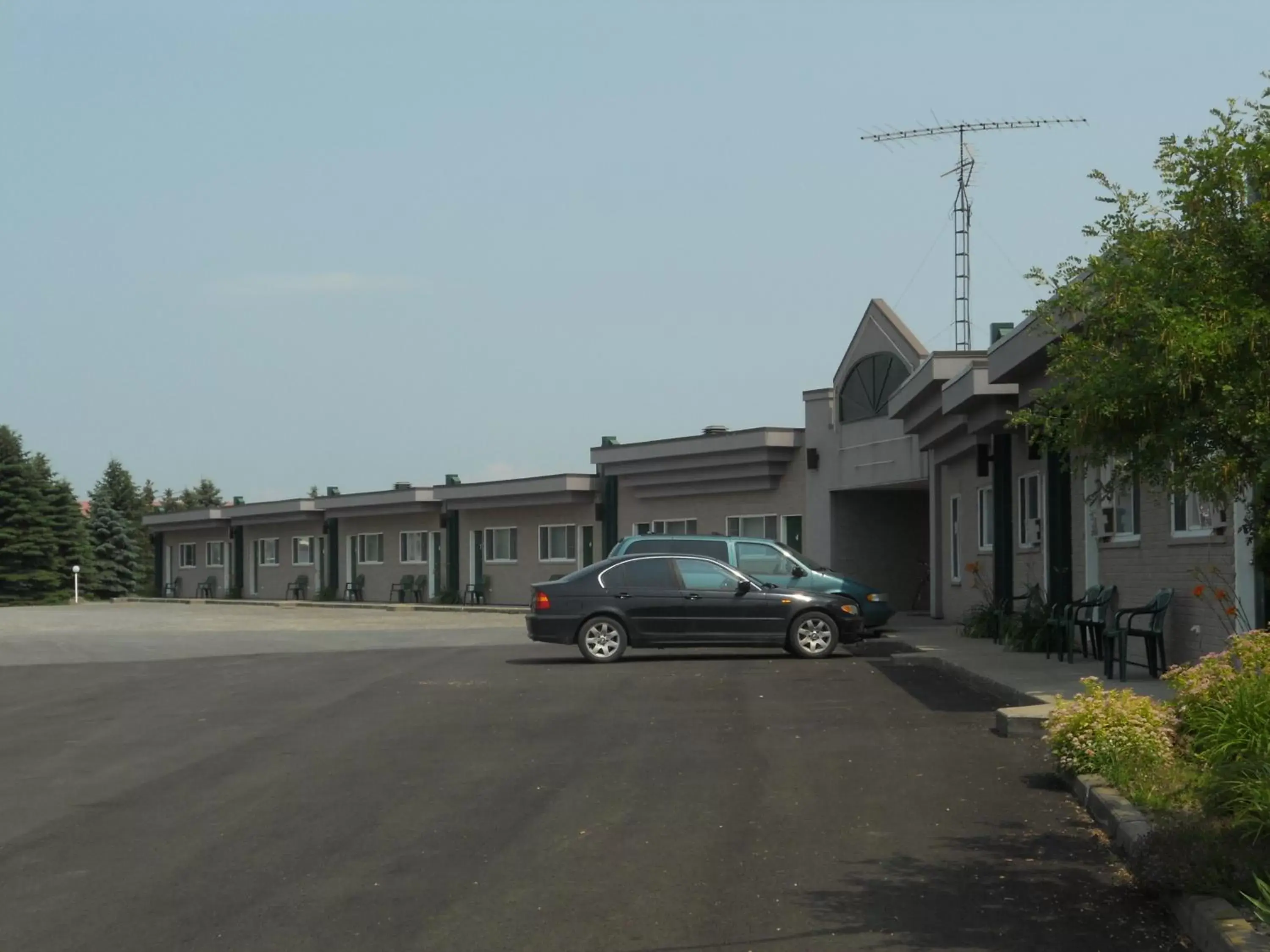 Property Building in Motel Normandie