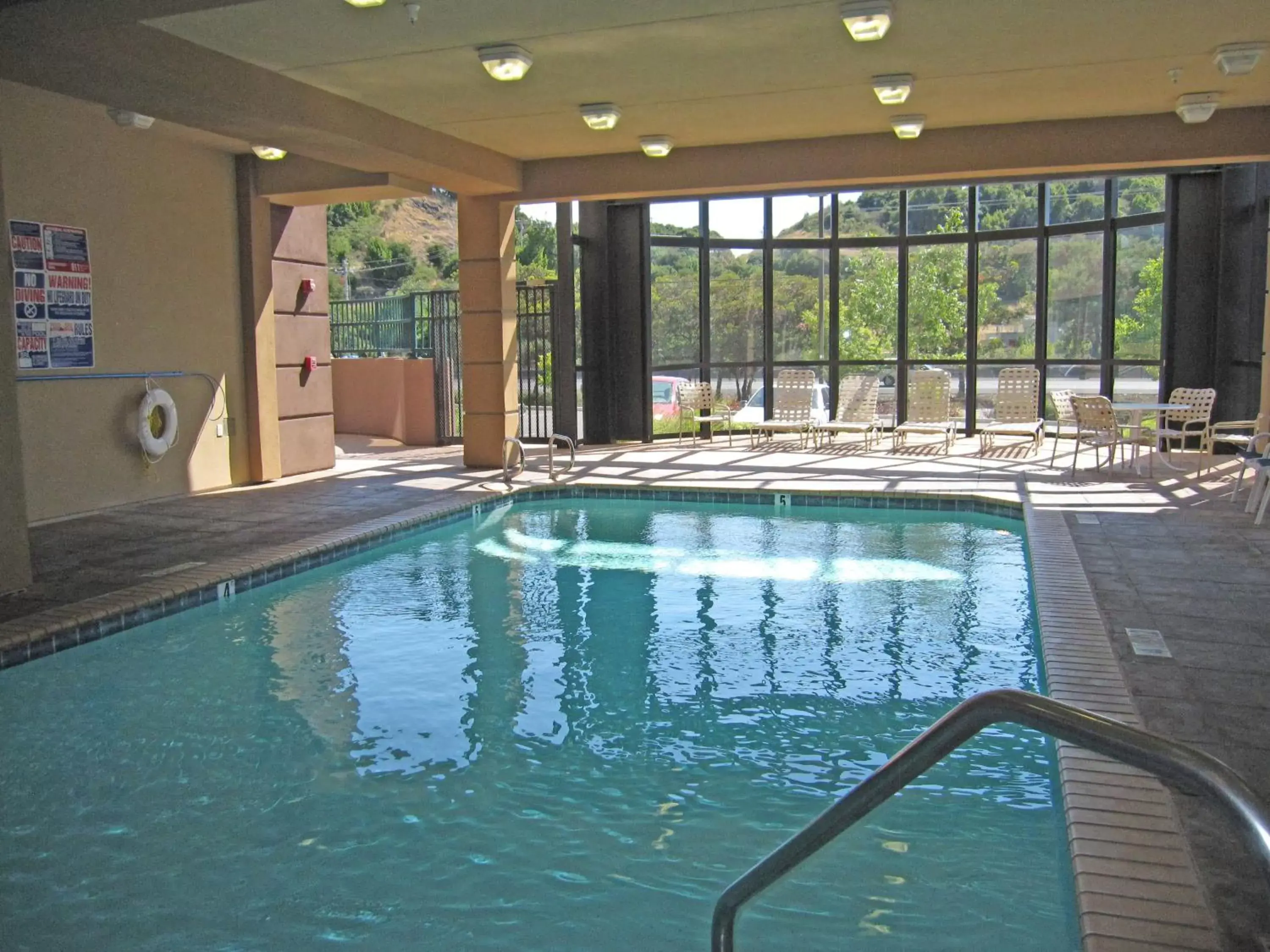 Swimming Pool in Extended Stay America Suites - San Rafael - Francisco Blvd East