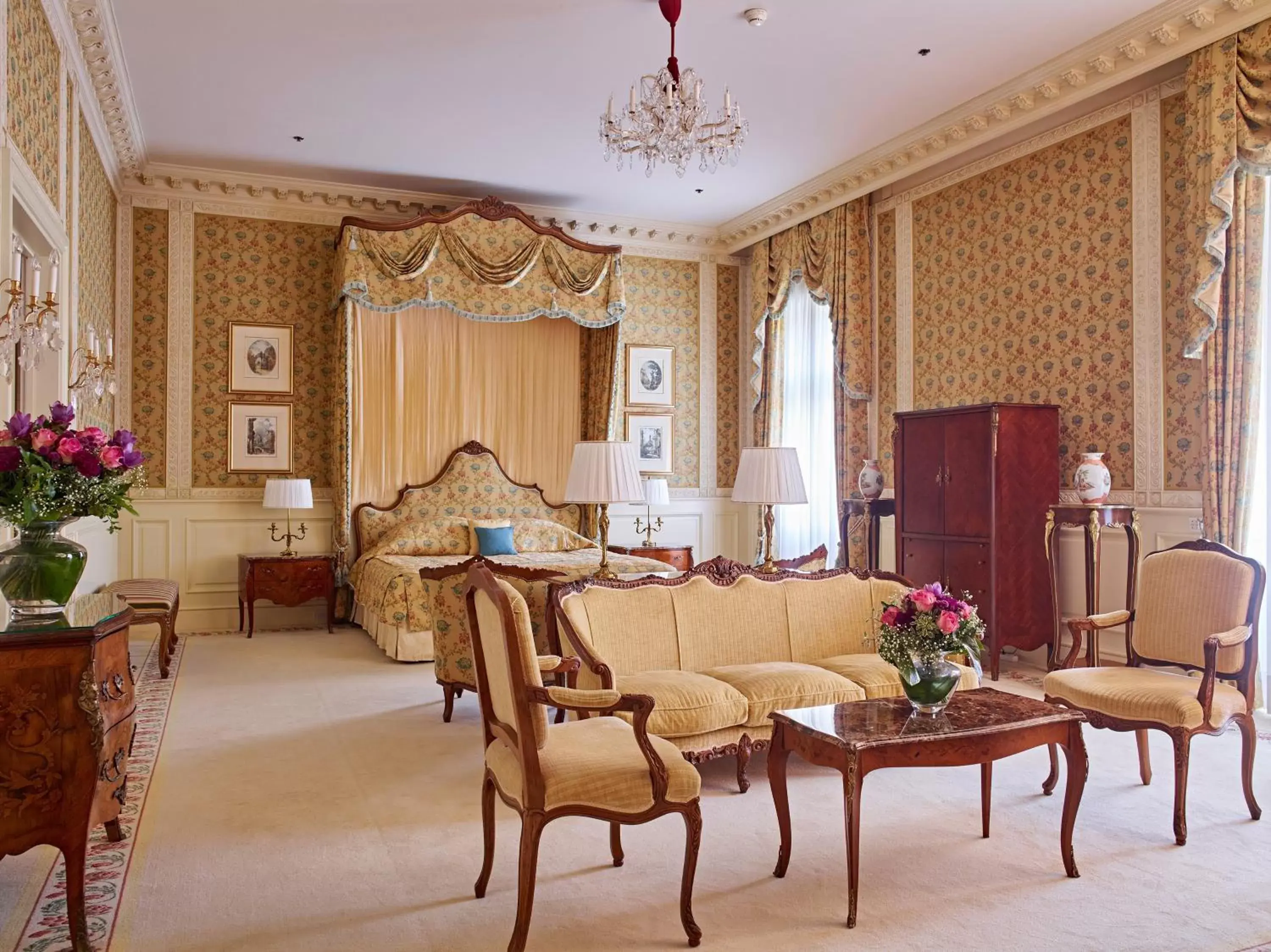 Bedroom, Seating Area in Grand Hotel Wien