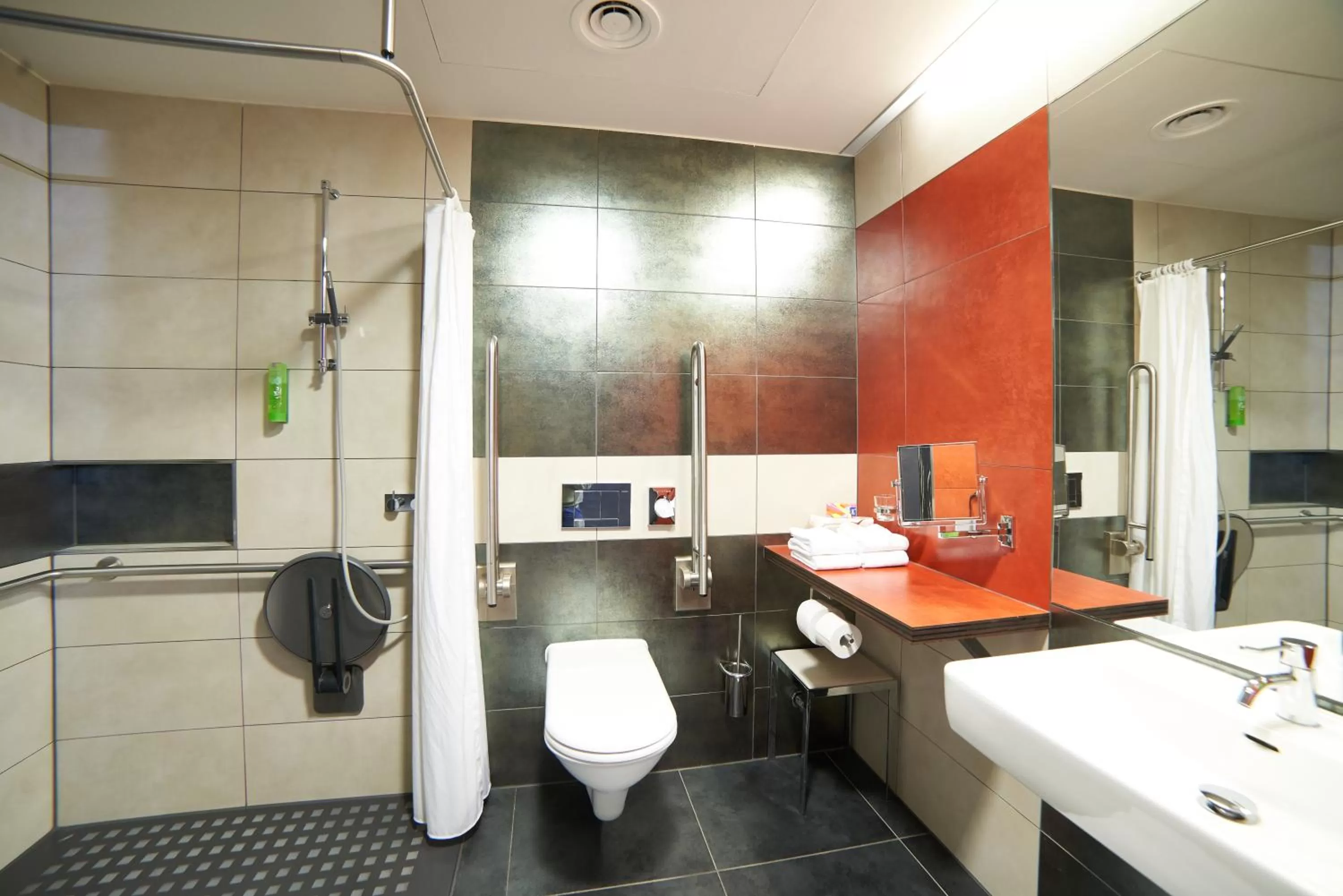 Bathroom in Hotel Maxlhaid