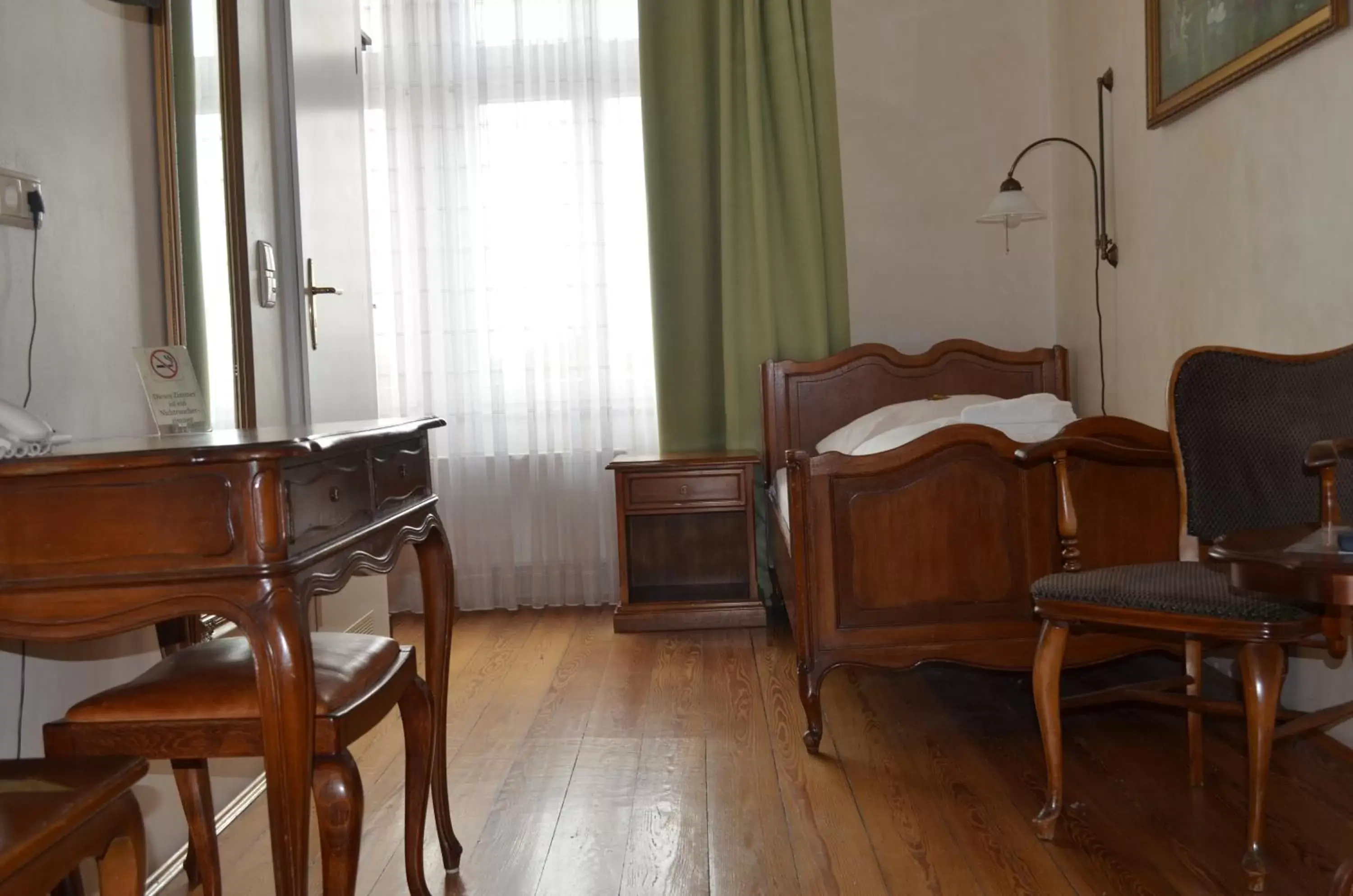 Photo of the whole room, Bed in Jahrhunderthotel Leipzig Photo of the whole room, Bed in Jahrhunderthotel Leipzig