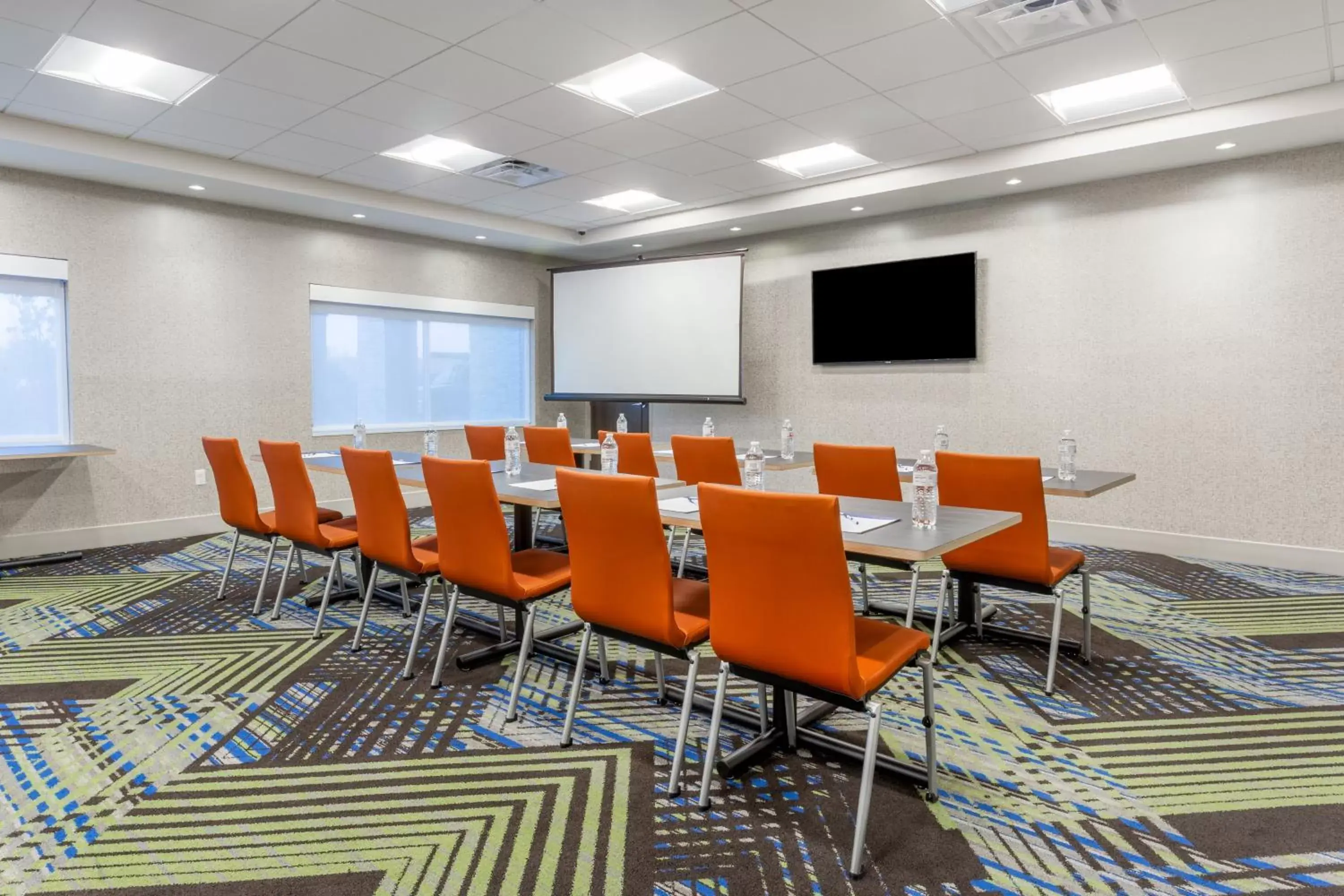 Meeting/conference room in Holiday Inn Express & Suites - Florence - Cincinnati Airport, an IHG Hotel