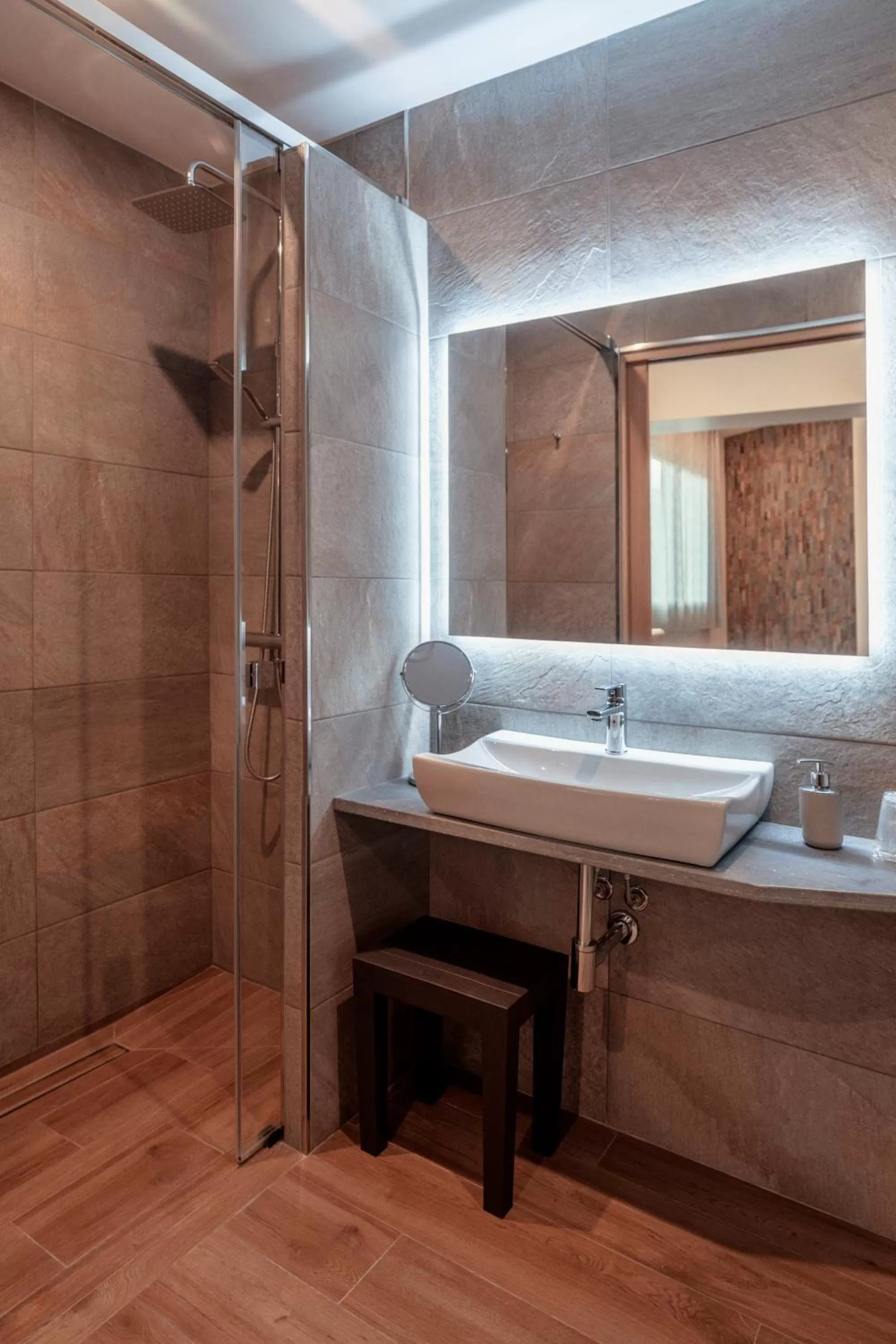 Shower in La Trobada Hotel Boutique