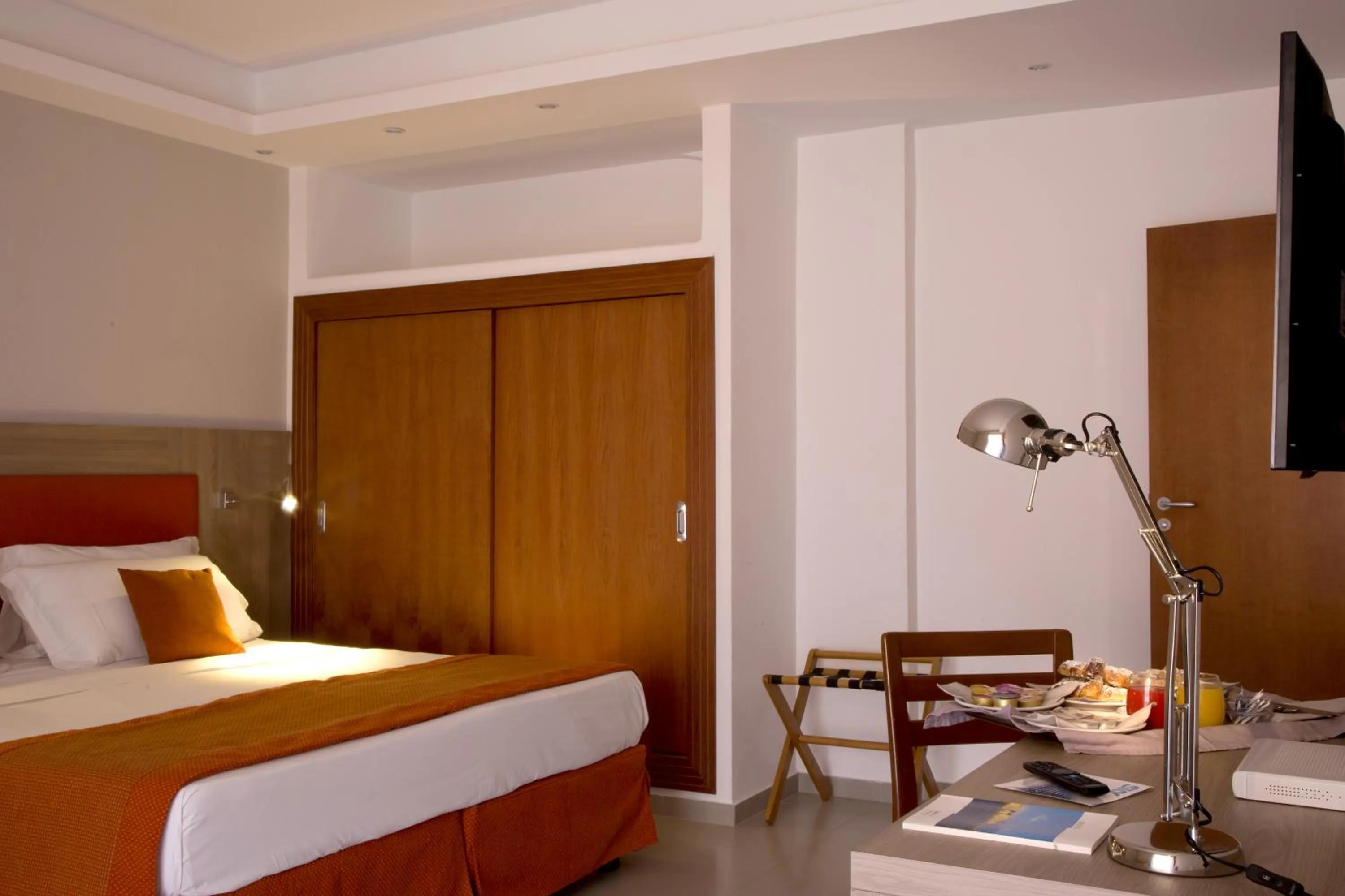 Photo of the whole room, Bed in American Hotel