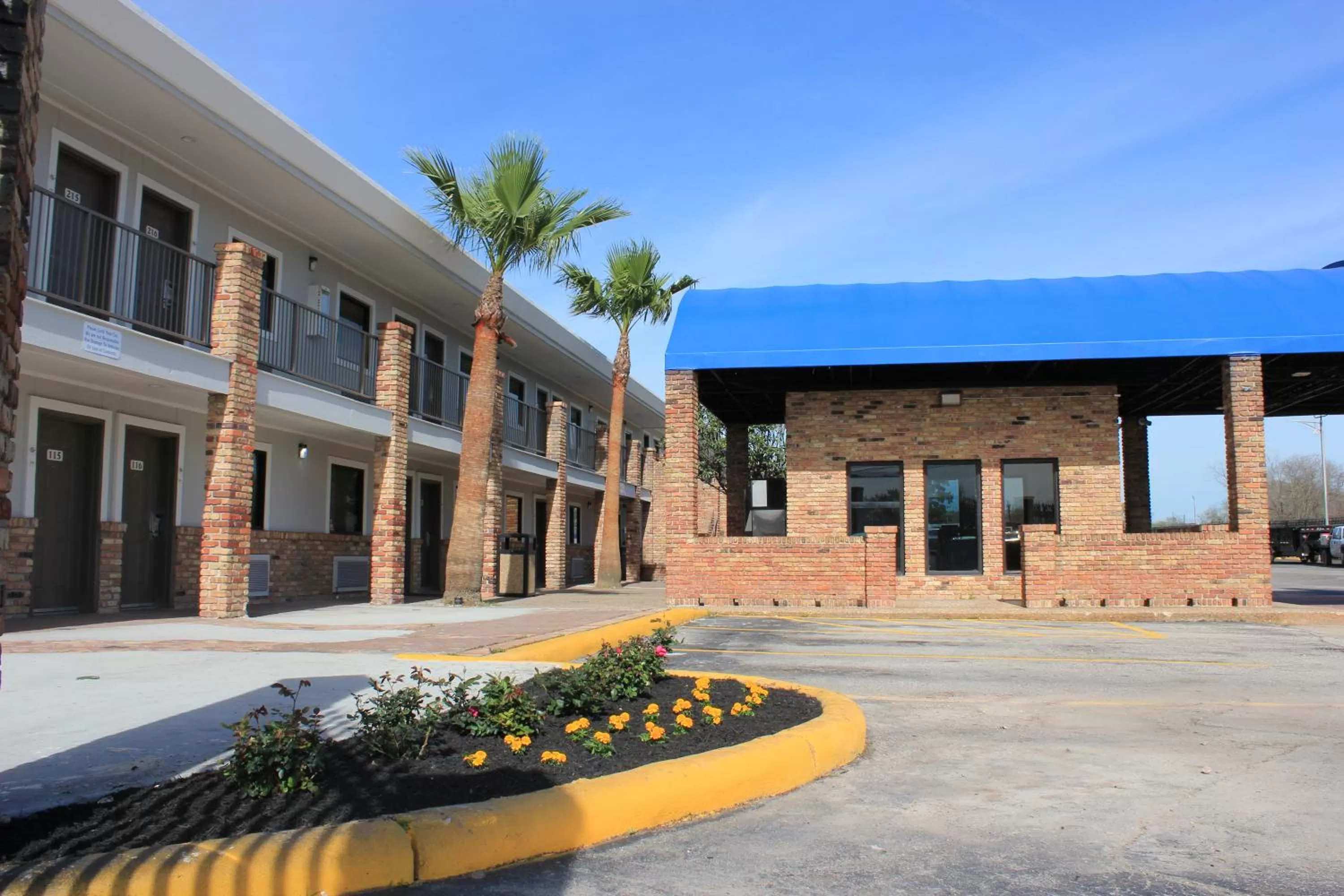 Property Building in Studio 6-Houston, TX - East