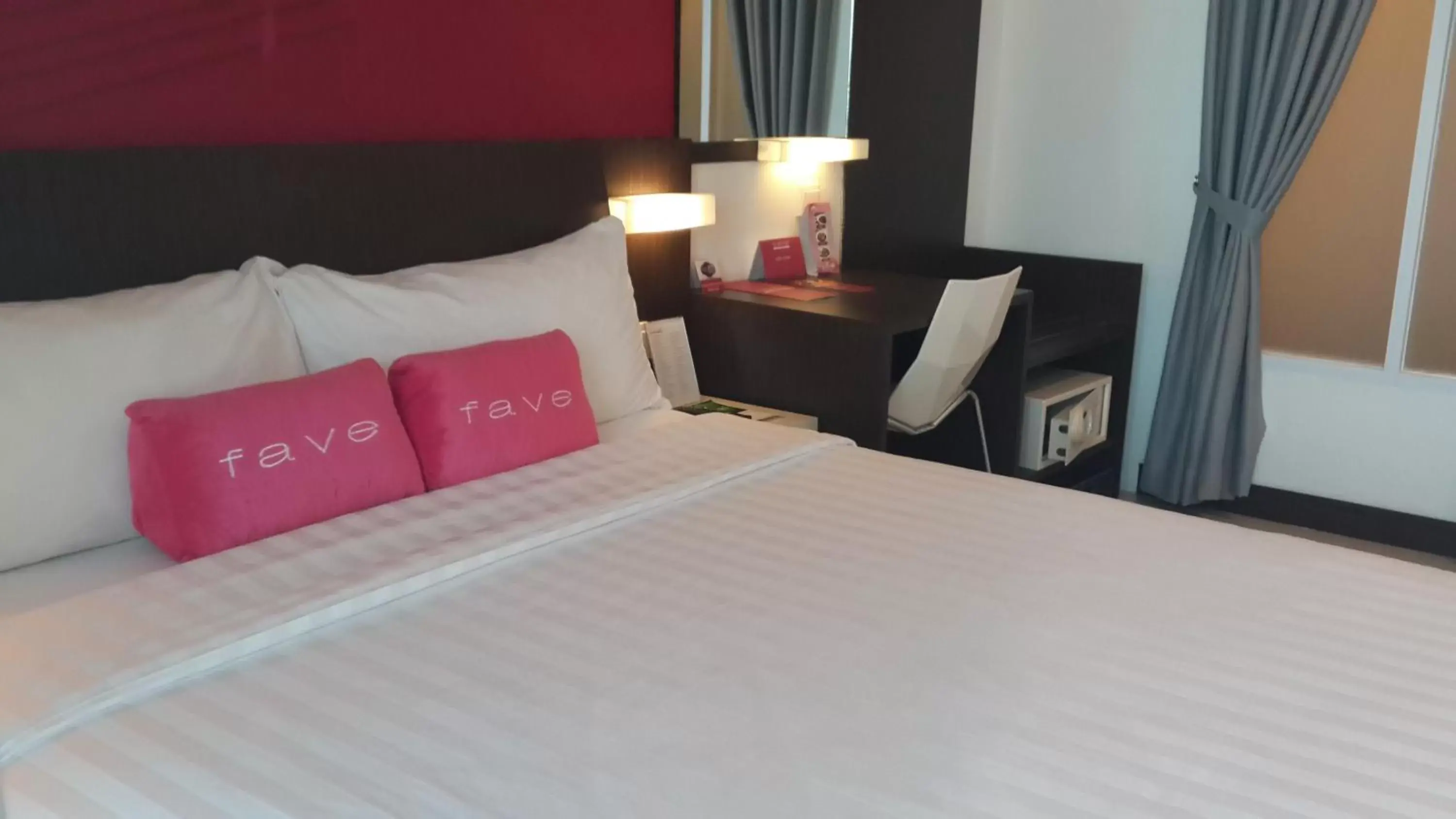 Bed in favehotel Pluit Junction