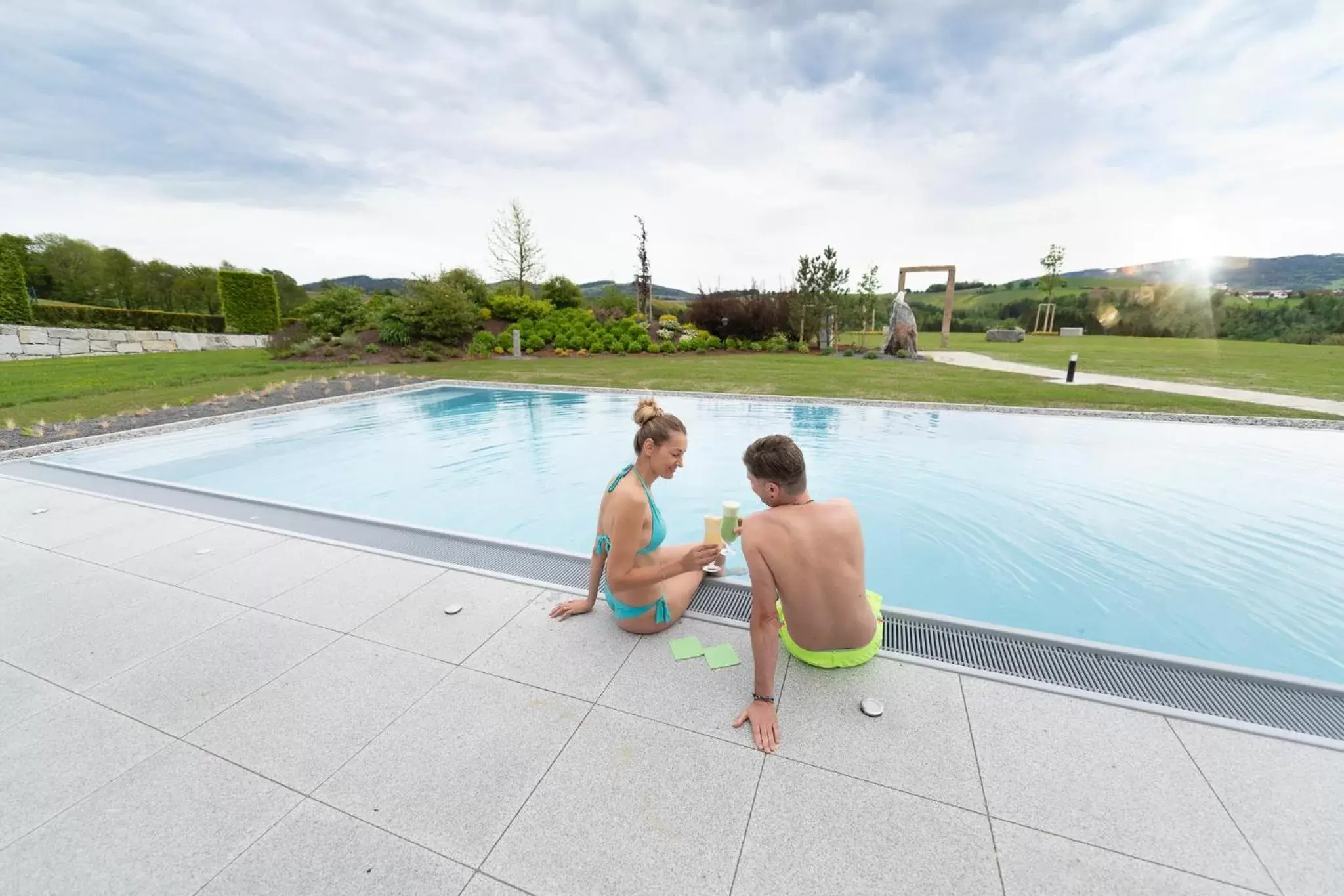 Garden, Swimming Pool in Landrefugium Obermüller Balancehotel