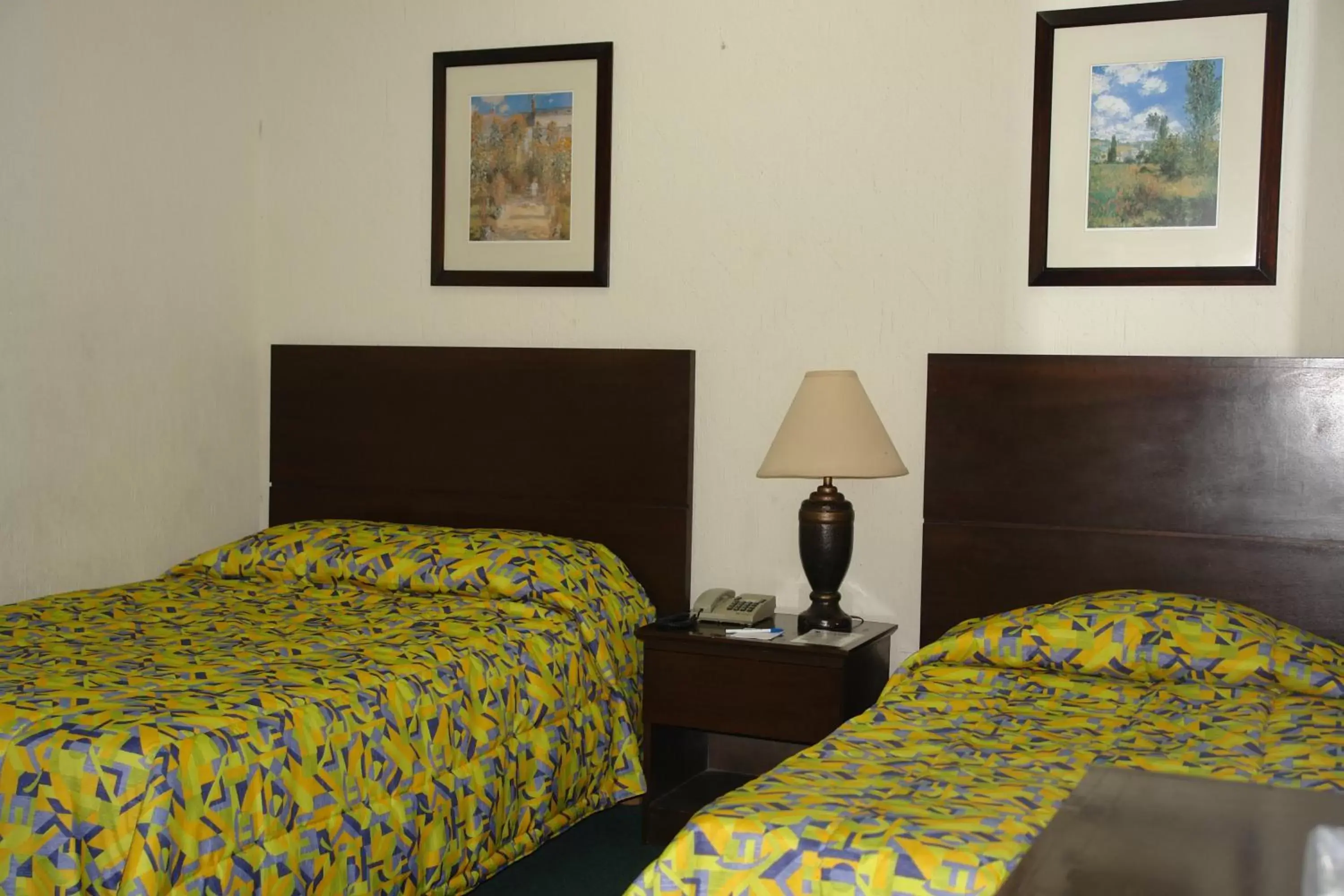 Bed in Fiesta Versalles Bed in Fiesta Versalles