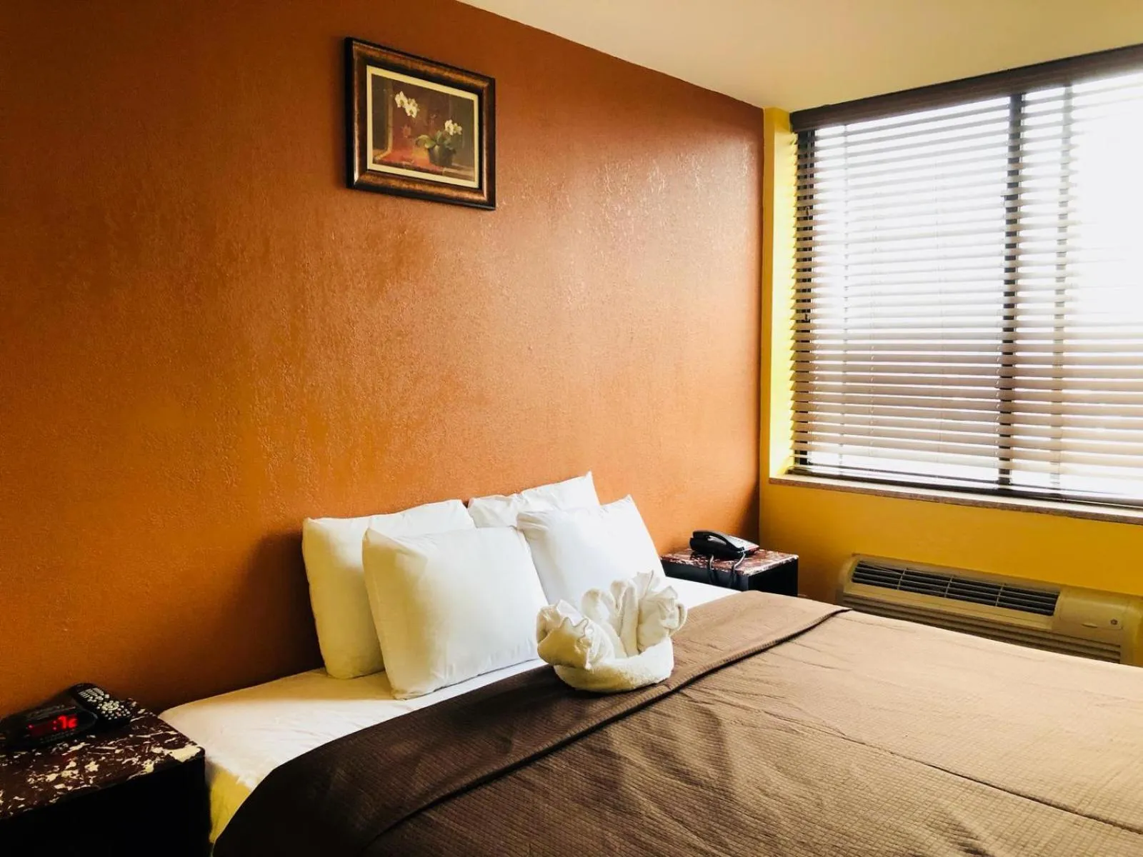 Bed in The Vue Express @ 39th Street