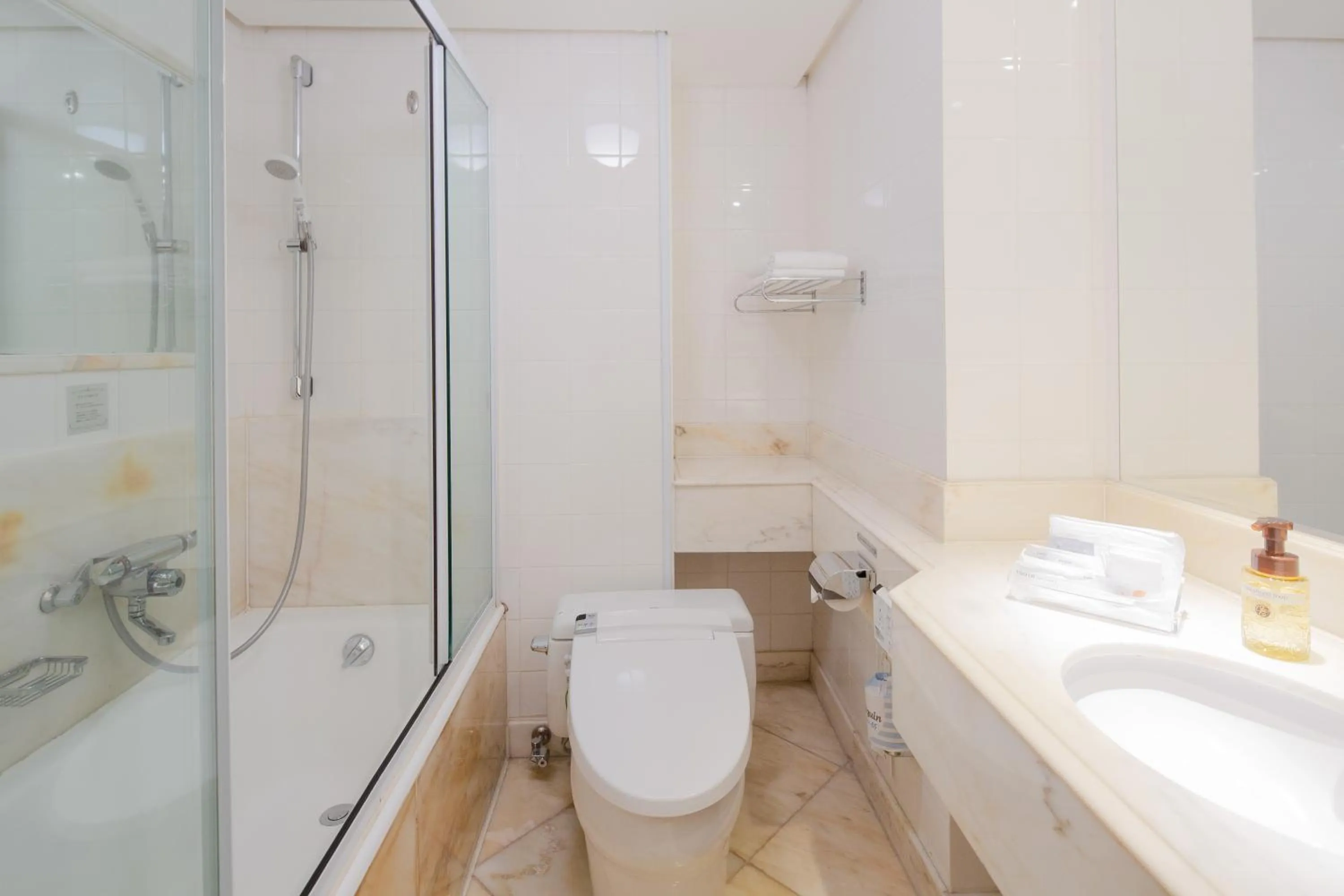 Shower in Art Hotel Kokura New Tagawa