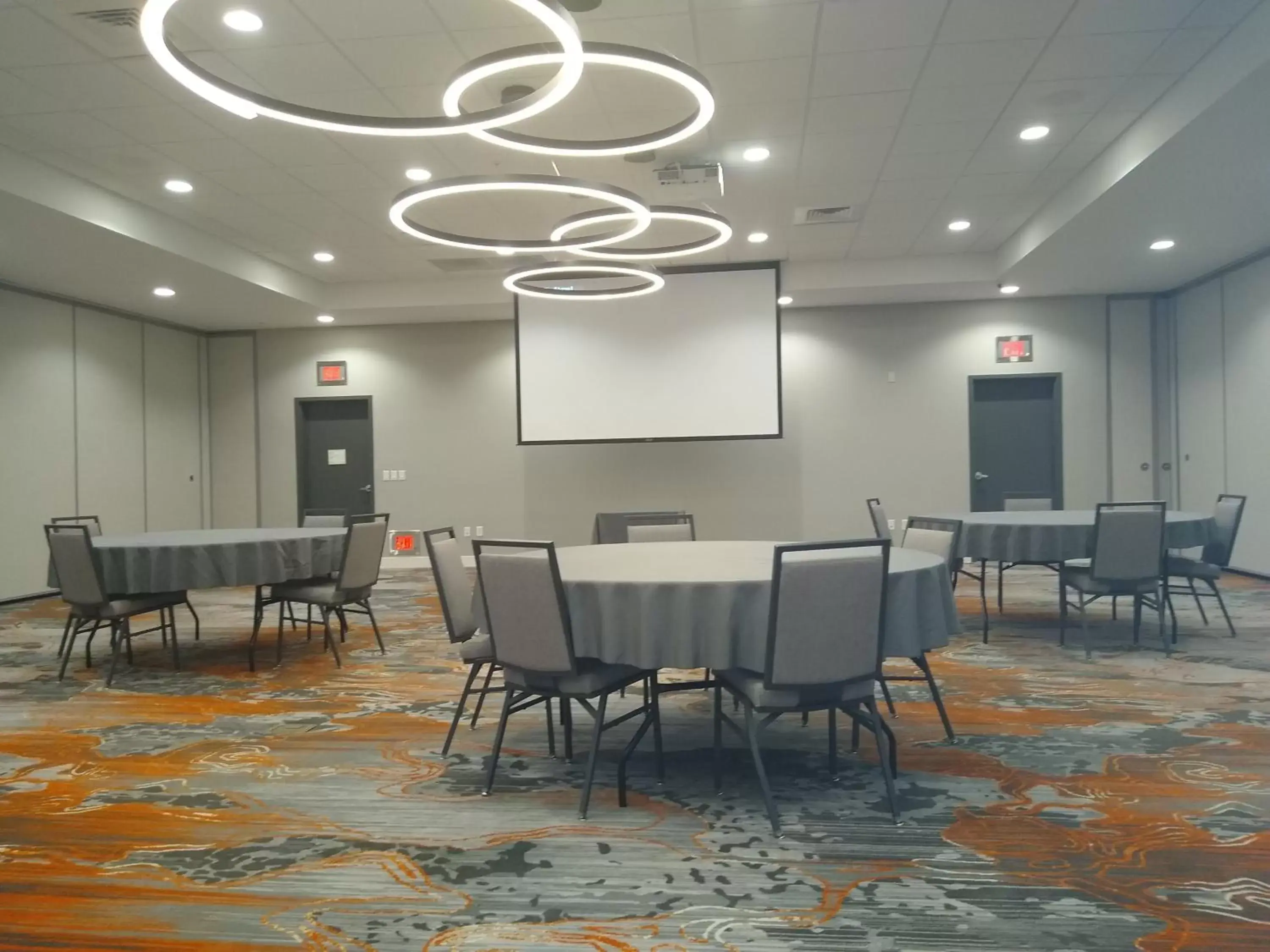 Meeting/conference room in Holiday Inn - Kansas City - Northeast, an IHG Hotel