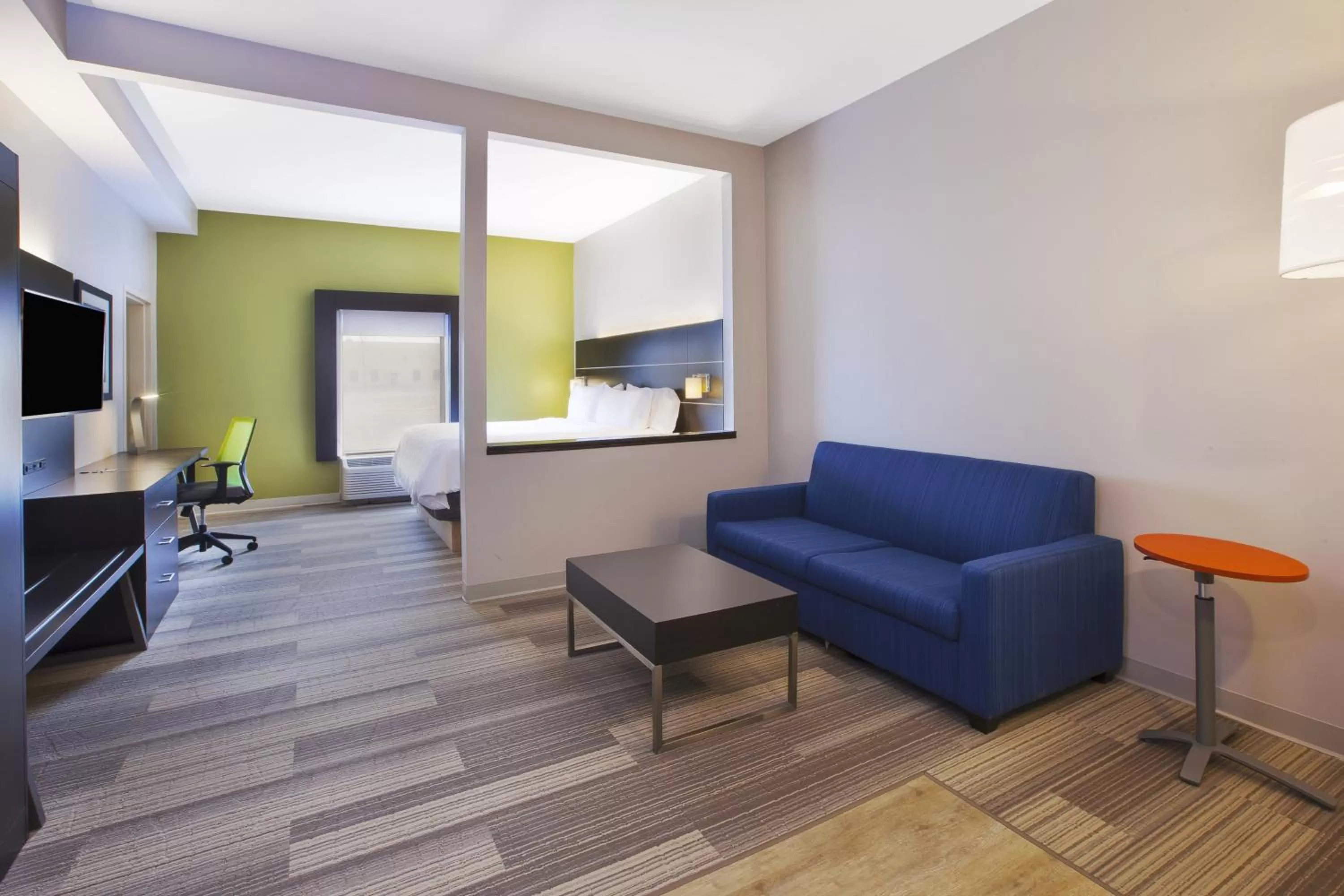 Photo of the whole room in Holiday Inn Express Tiffin by IHG