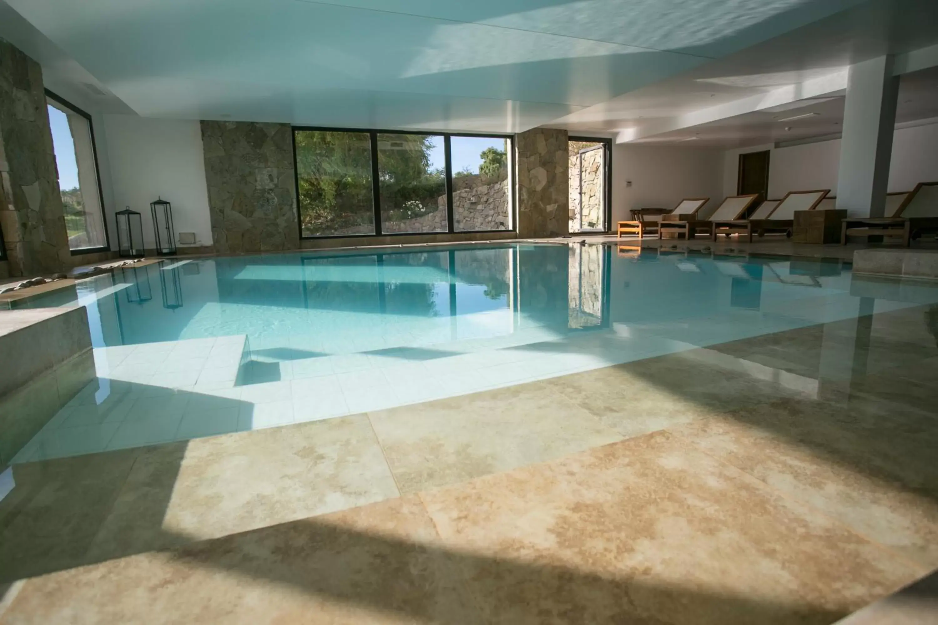 Pool view, Swimming Pool in Loi Suites Chapelco Hotel