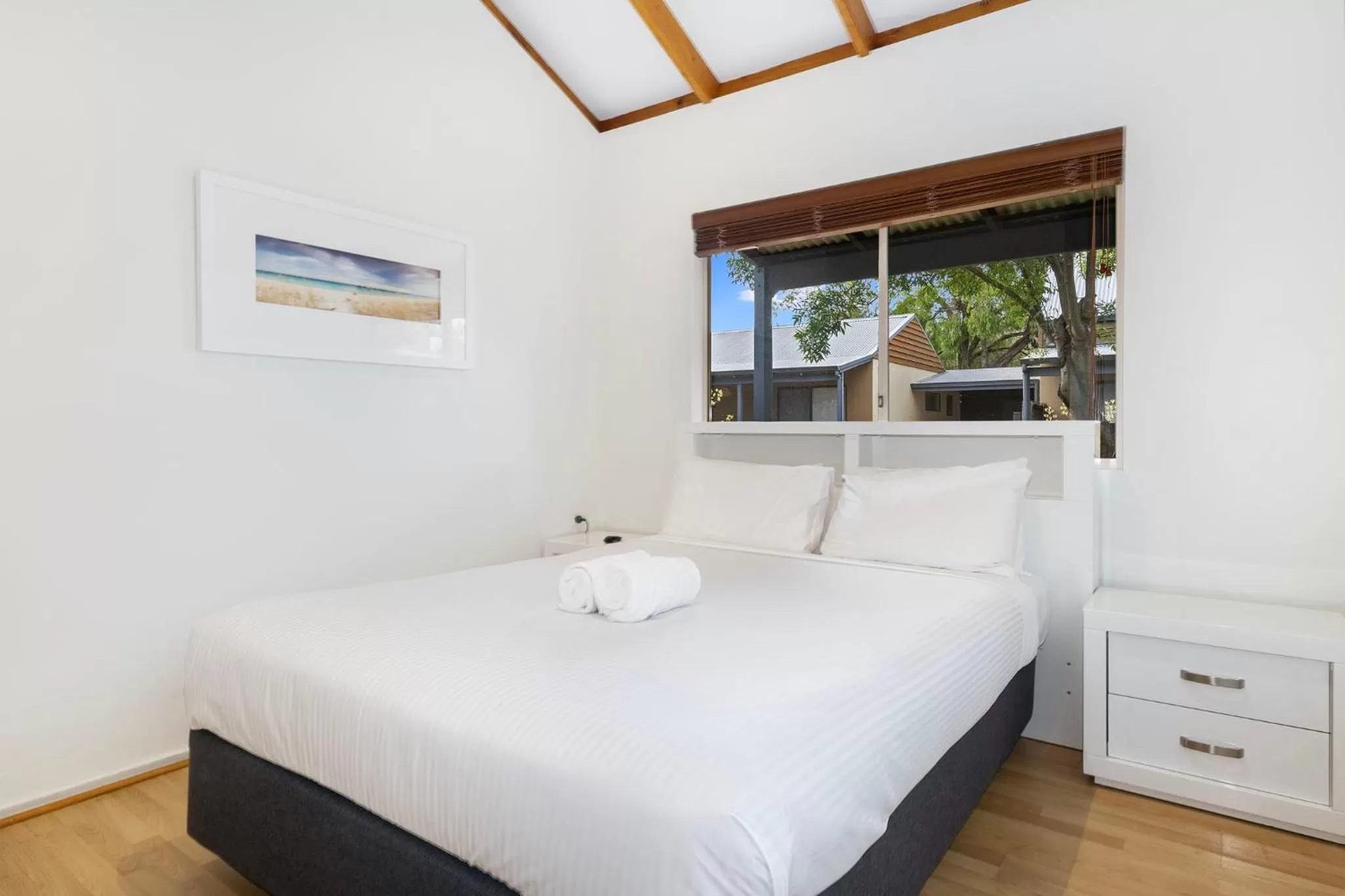 Bed in Bay Village Dunsborough