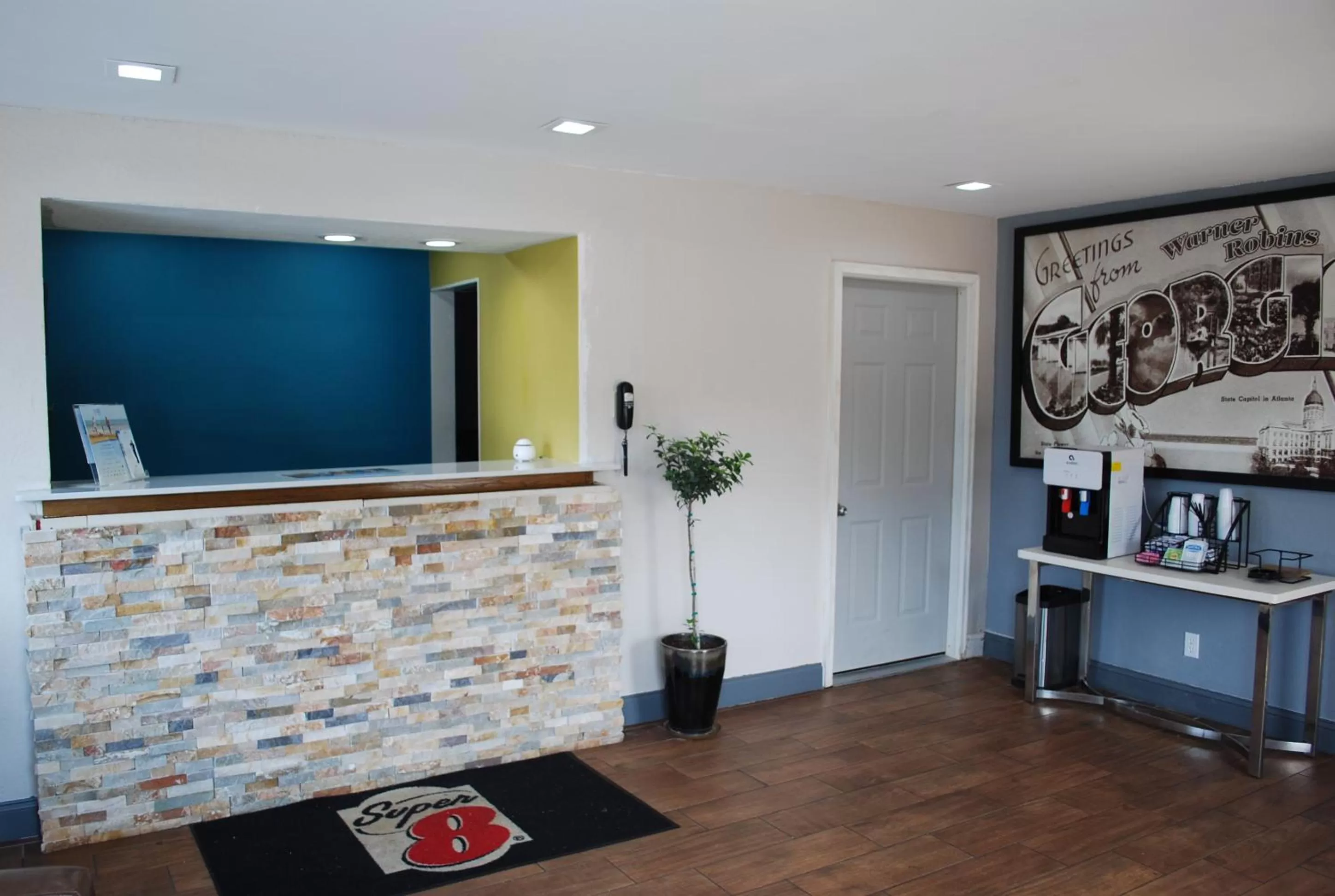 Lobby or reception in Super 8 by Wyndham Warner Robins