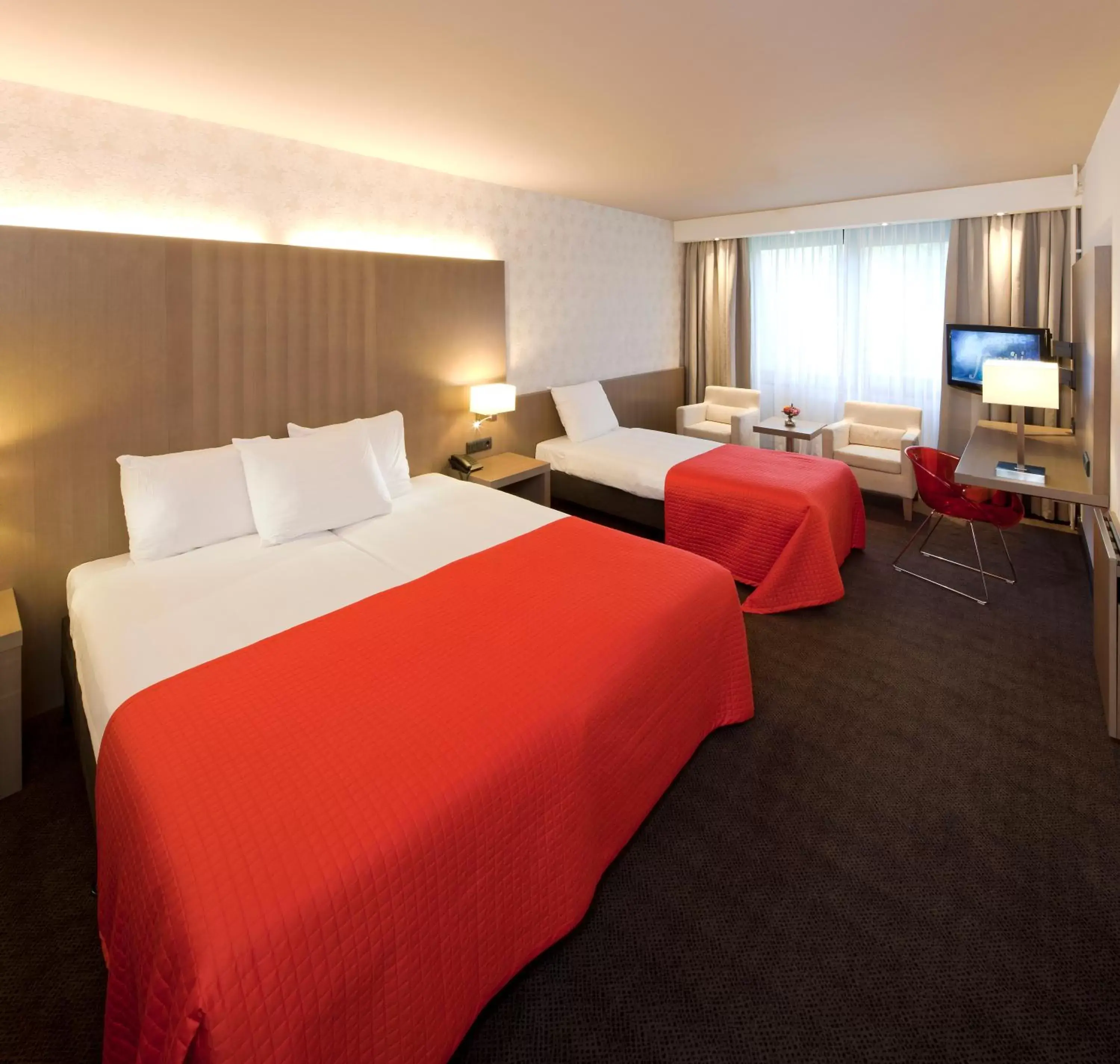 Photo of the whole room, Bed in Van der Valk Hotel de Bilt-Utrecht