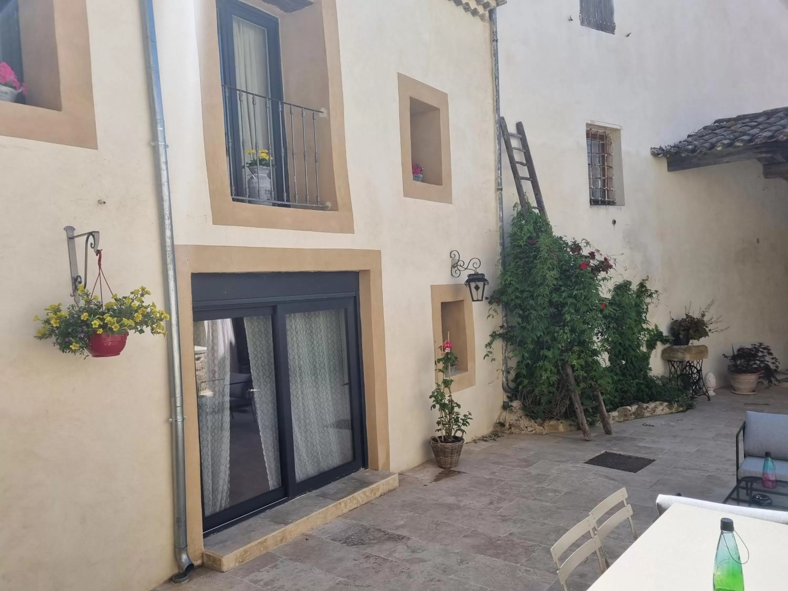 Property building in La Bastide