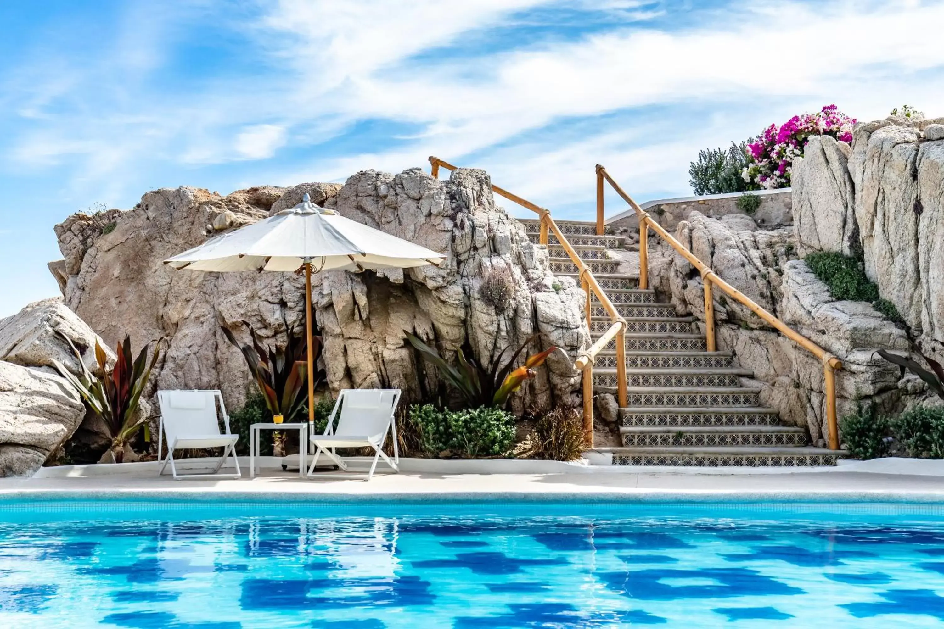 Area and facilities, Swimming Pool in Mar del Cabo By Velas Resorts