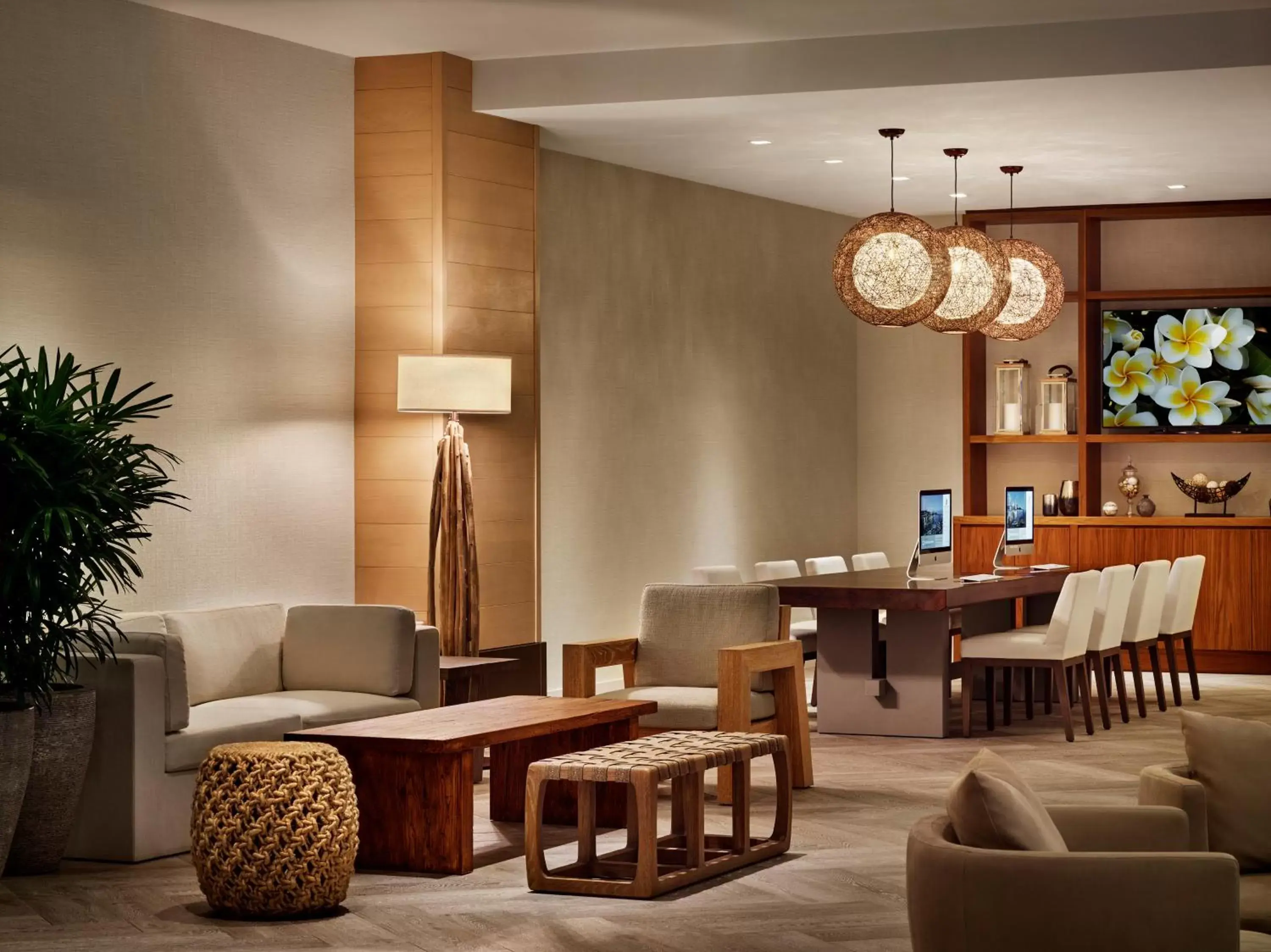 Business facilities, Lounge/Bar in 'Alohilani Resort Waikiki Beach