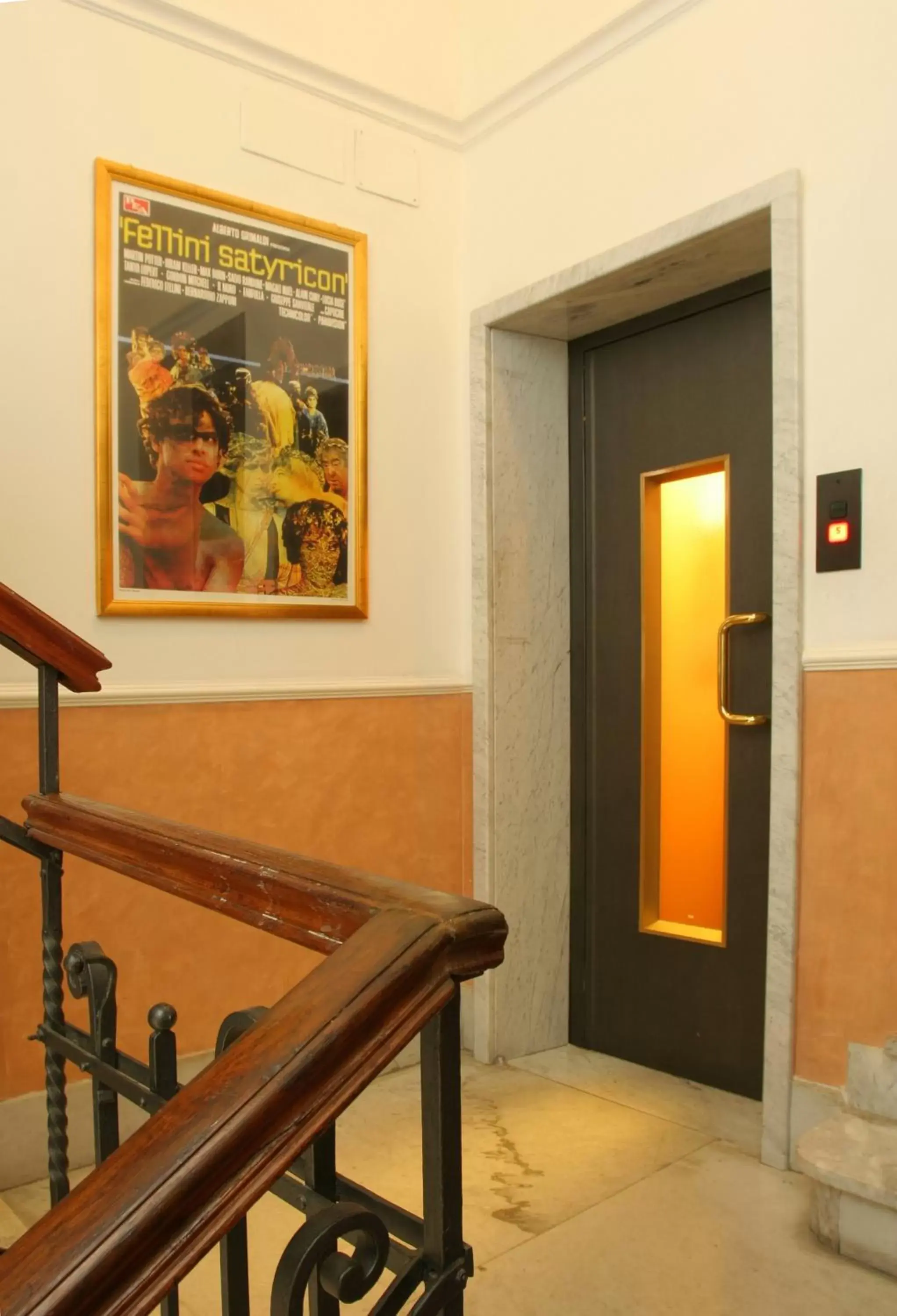 Facade/entrance in Hotel Fellini