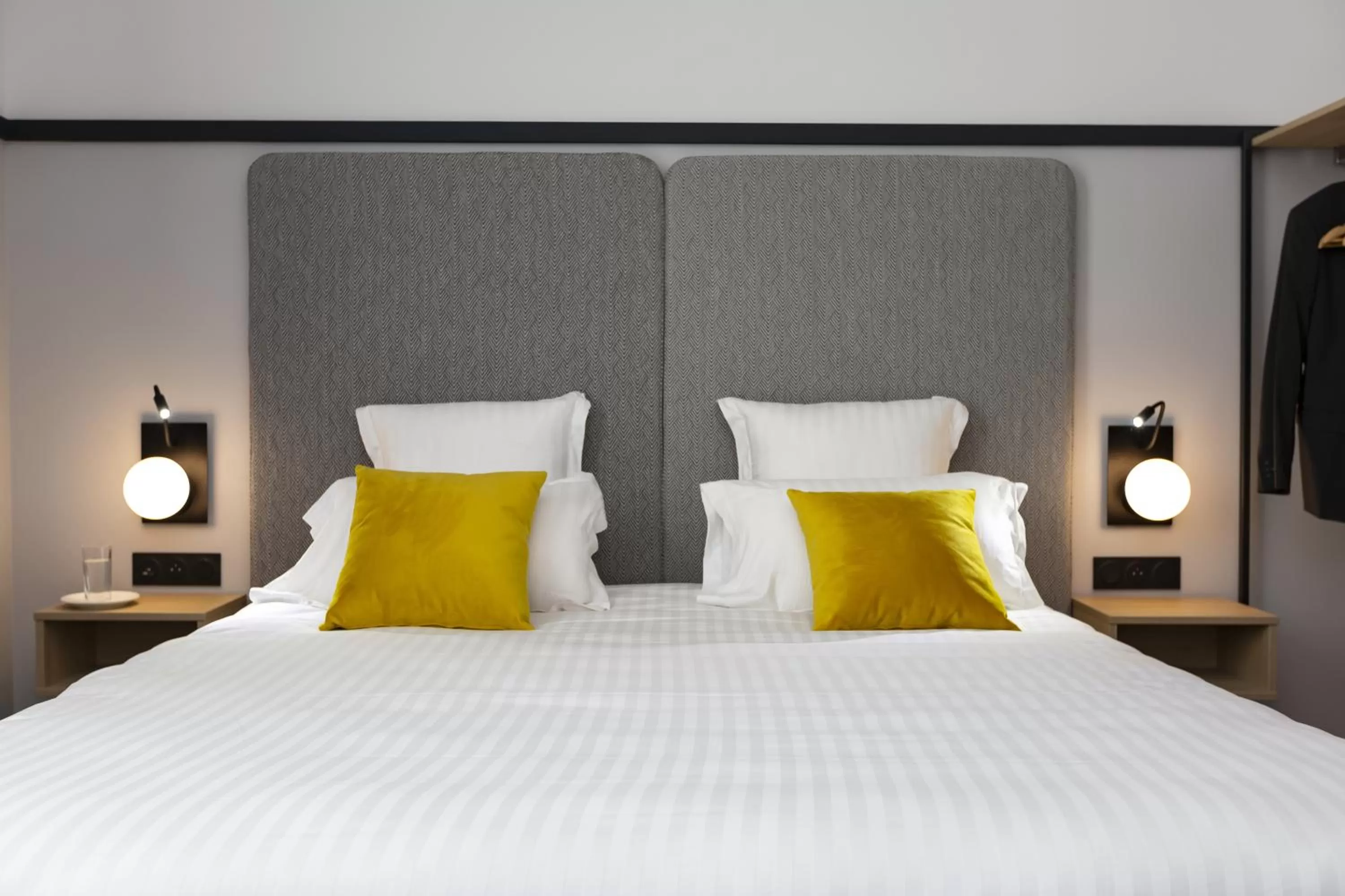 Bedroom, Bed in Appart Hotel Odalys City Le Havre Centre