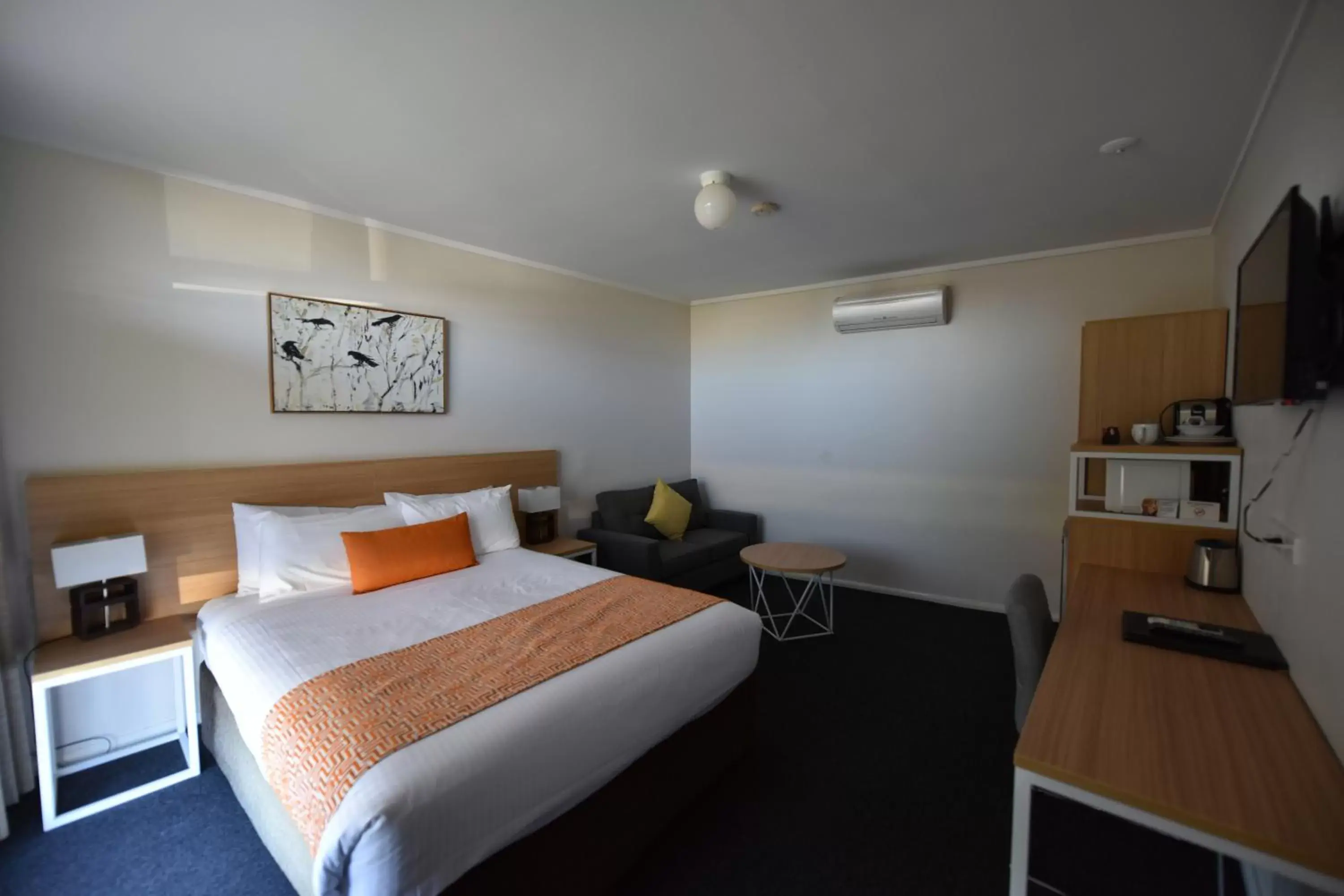 Bed in Comfort Inn & Suites Lakes Entrance