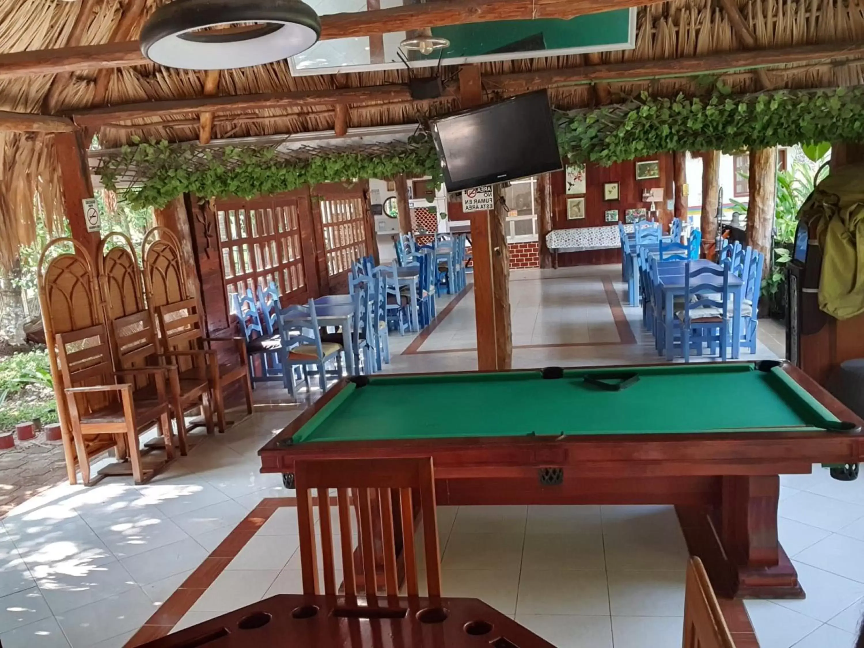 Billiards in Cabañas Colibrí