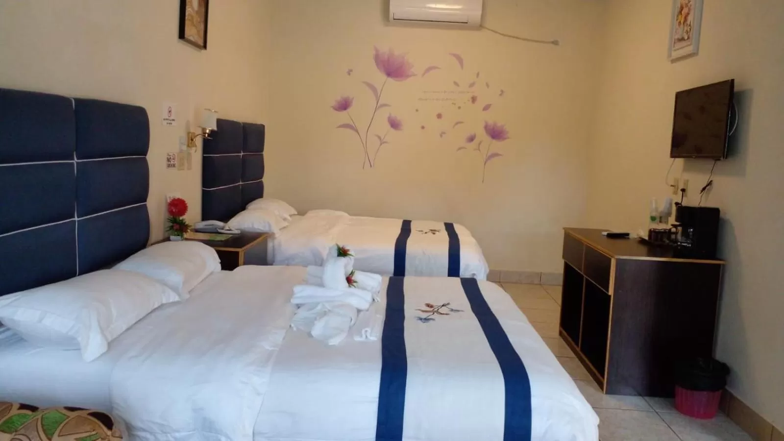 Bed in Sunshine View Hotel and Restaurant