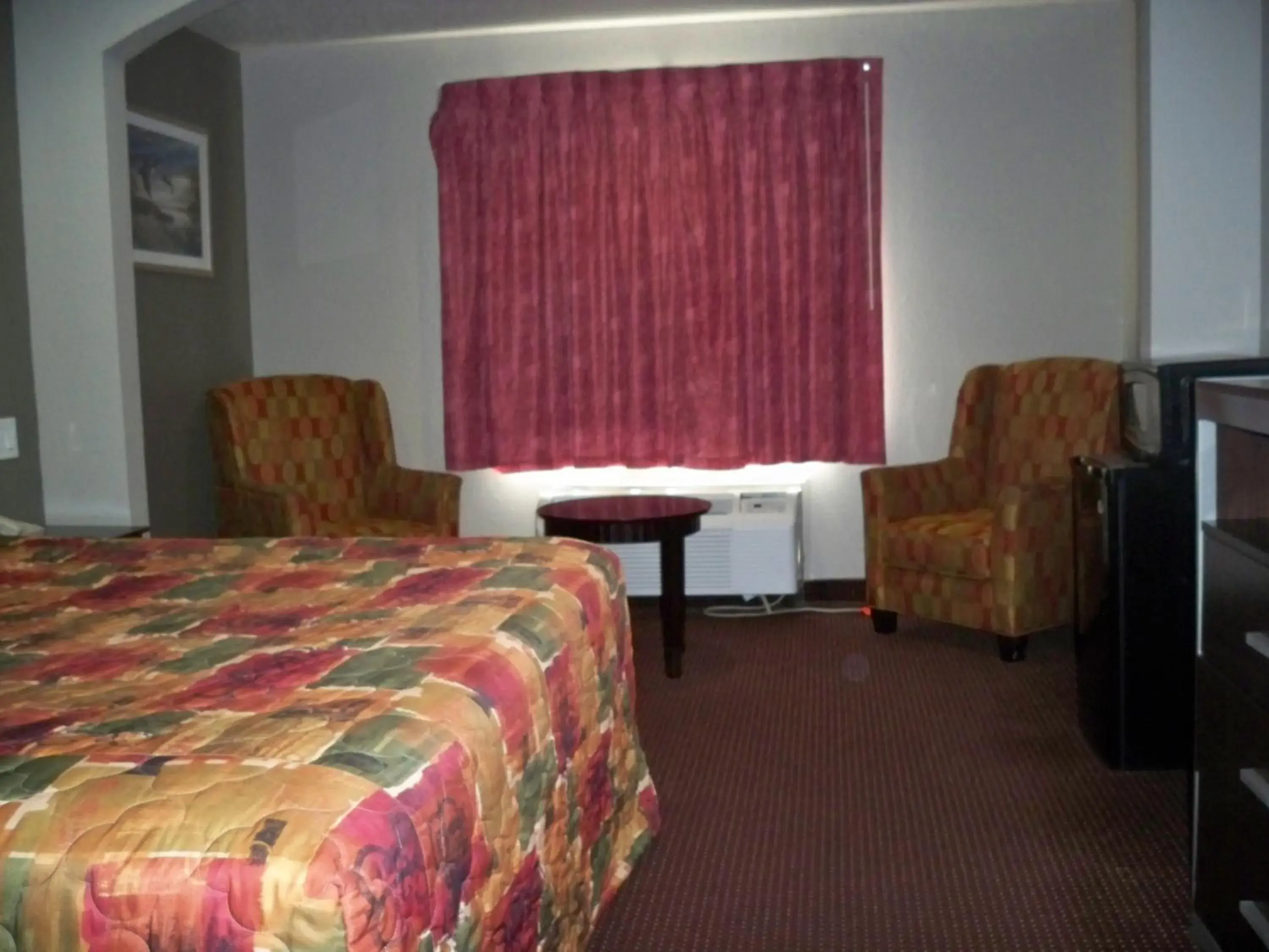 Bedroom, Bed in Scottish Inn and Suites Beaumont