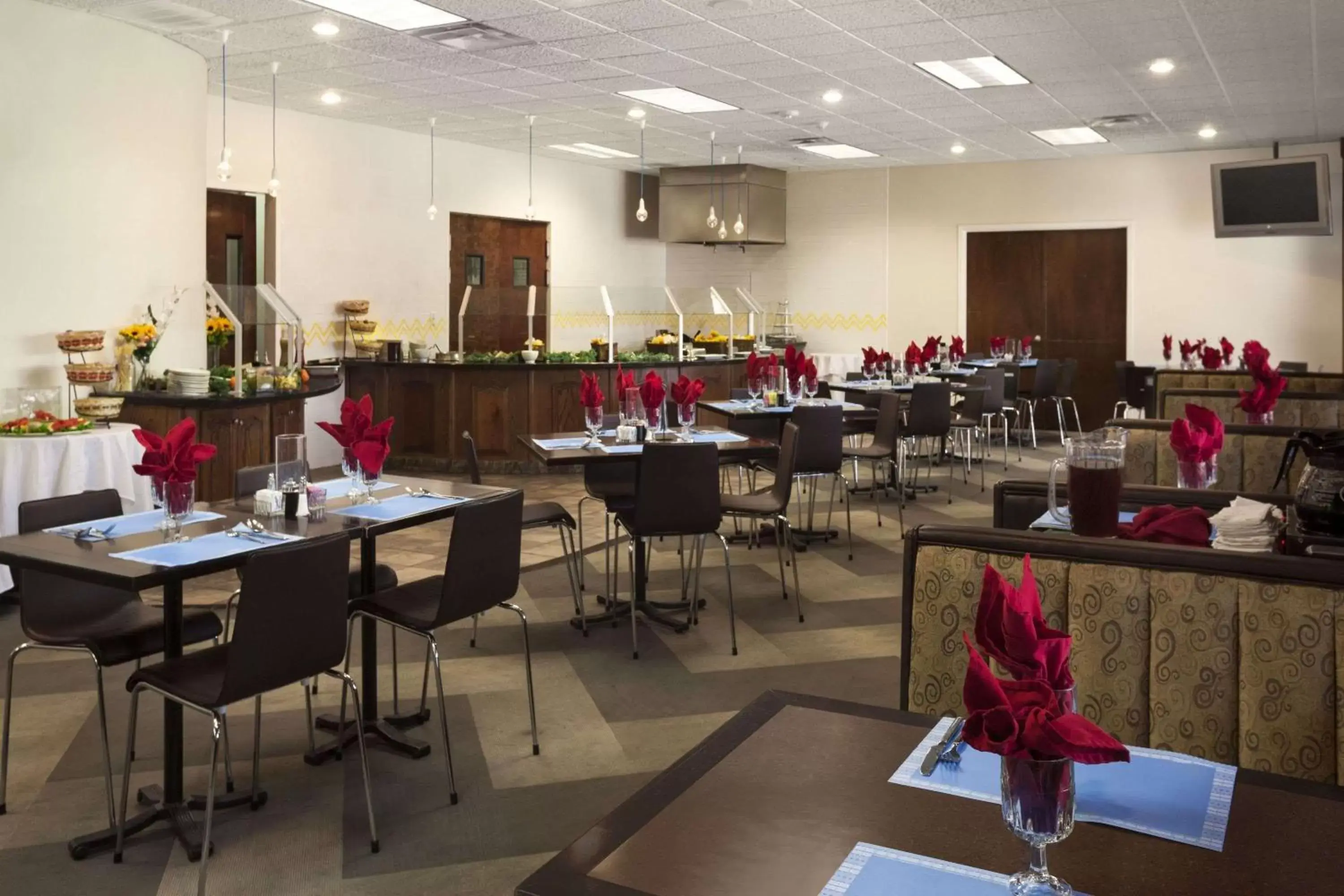 Restaurant/Places to Eat in Ramada by Wyndham Del Rio