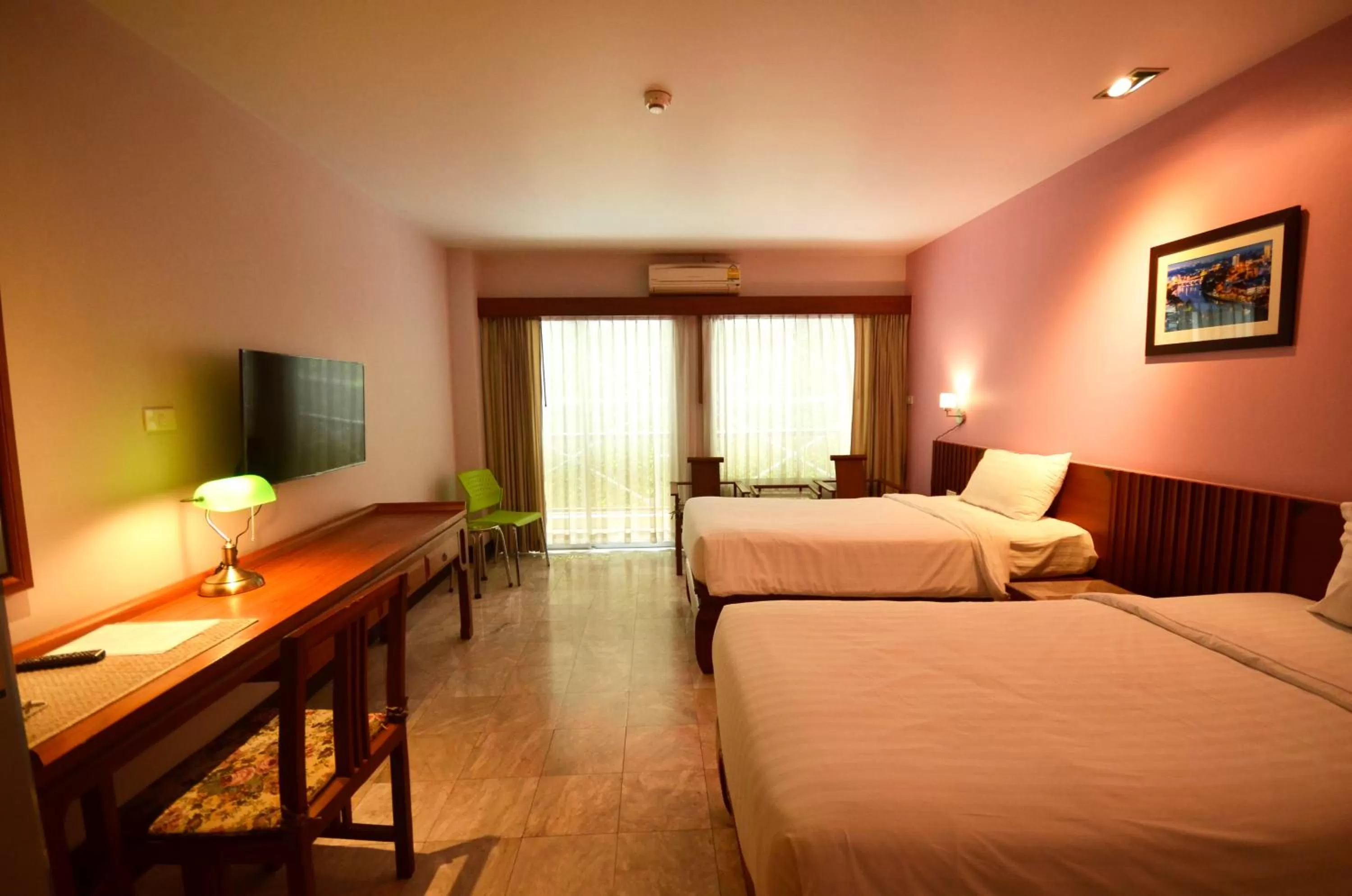 Photo of the whole room, Bed in Sakorn Residence and Hotel