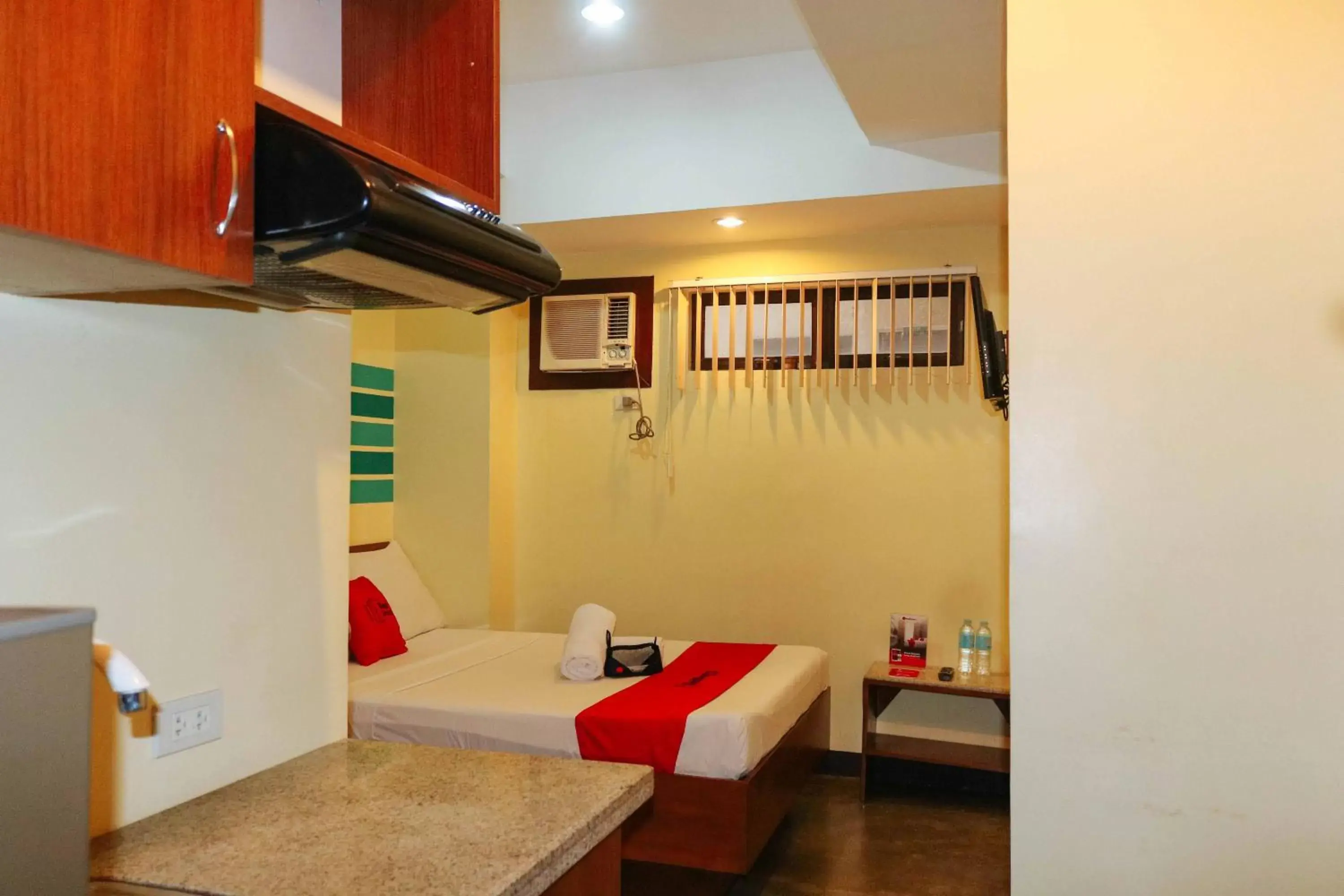 Bedroom, Bed in RedDoorz @ MJ Cuenco Avenue Cebu