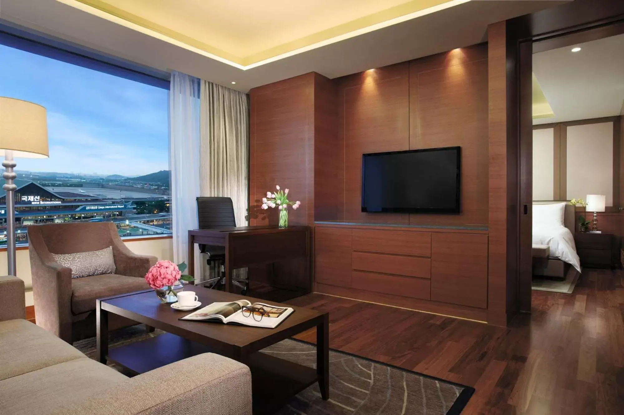 Seating area, TV/Entertainment Center in LOTTE City Hotel Gimpo Airport