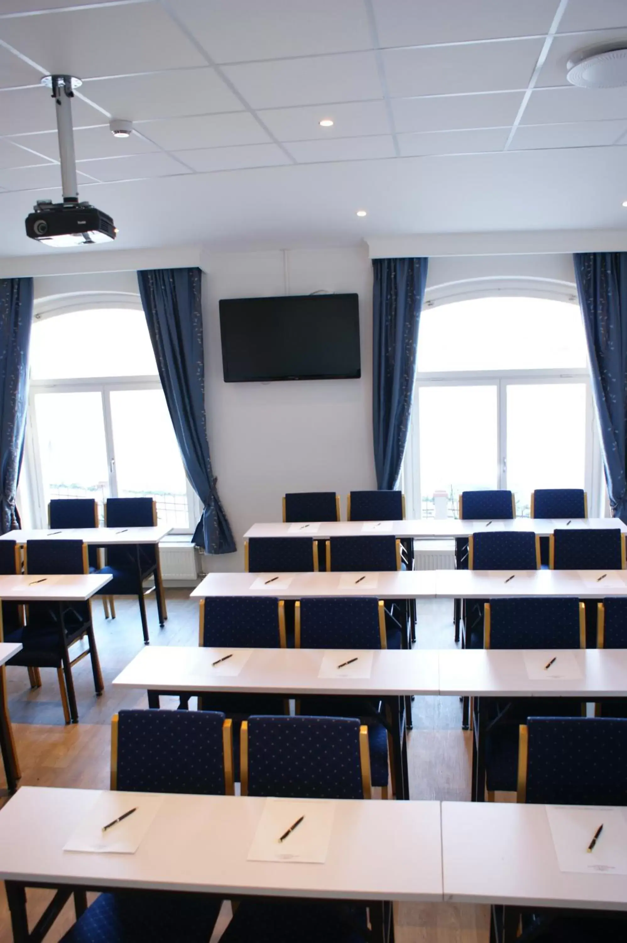 Business facilities, Business Area/Conference Room in Brommavik Hotel