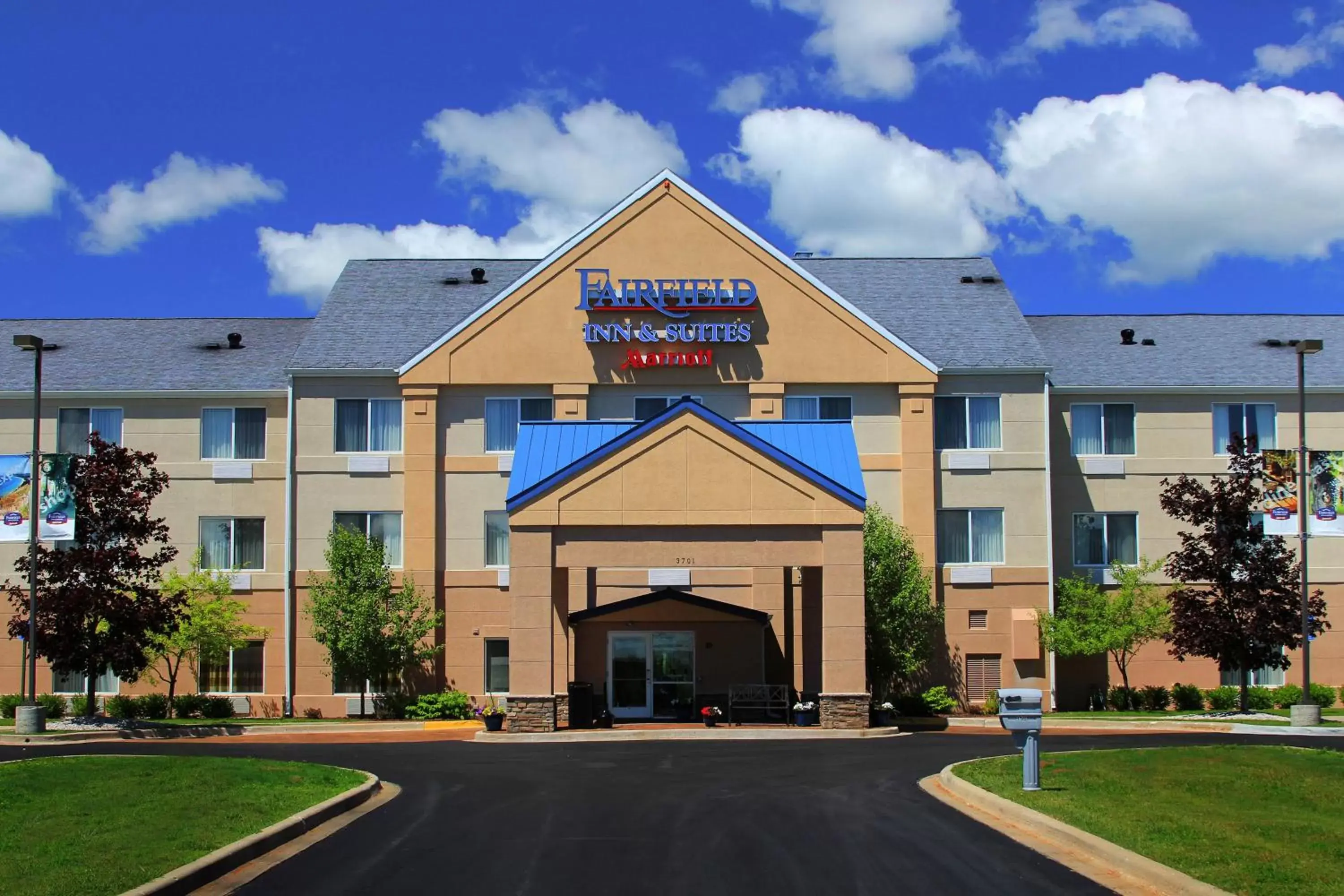 Property Building in Fairfield Inn & Suites Traverse City