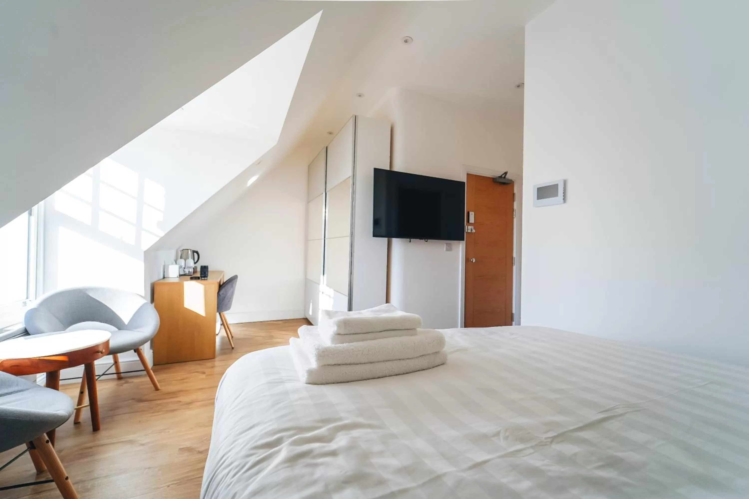 TV/Entertainment Center in The Avonmore Olympia