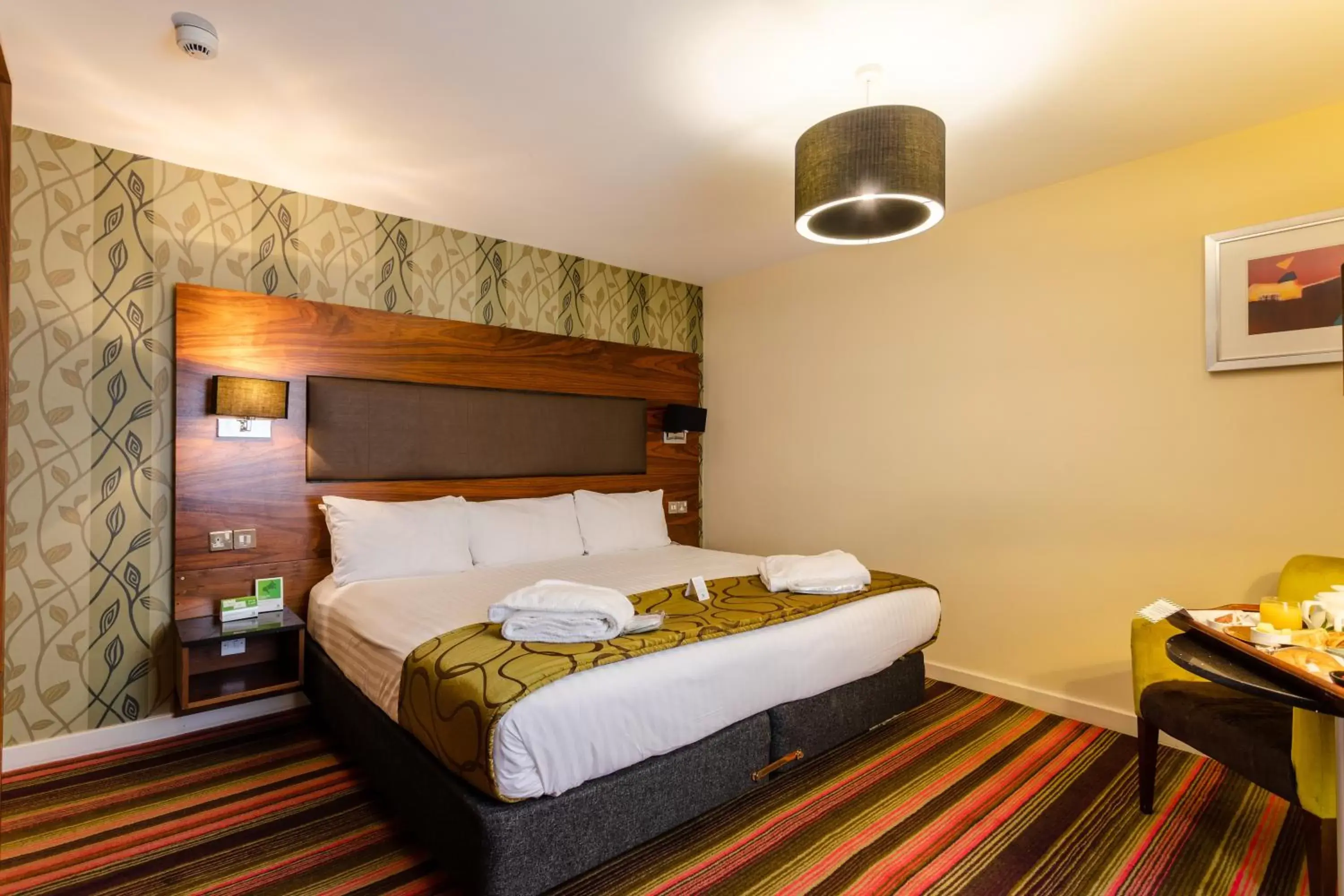 Bedroom, Bed in Holiday Inn Newcastle-Jesmond, an IHG Hotel