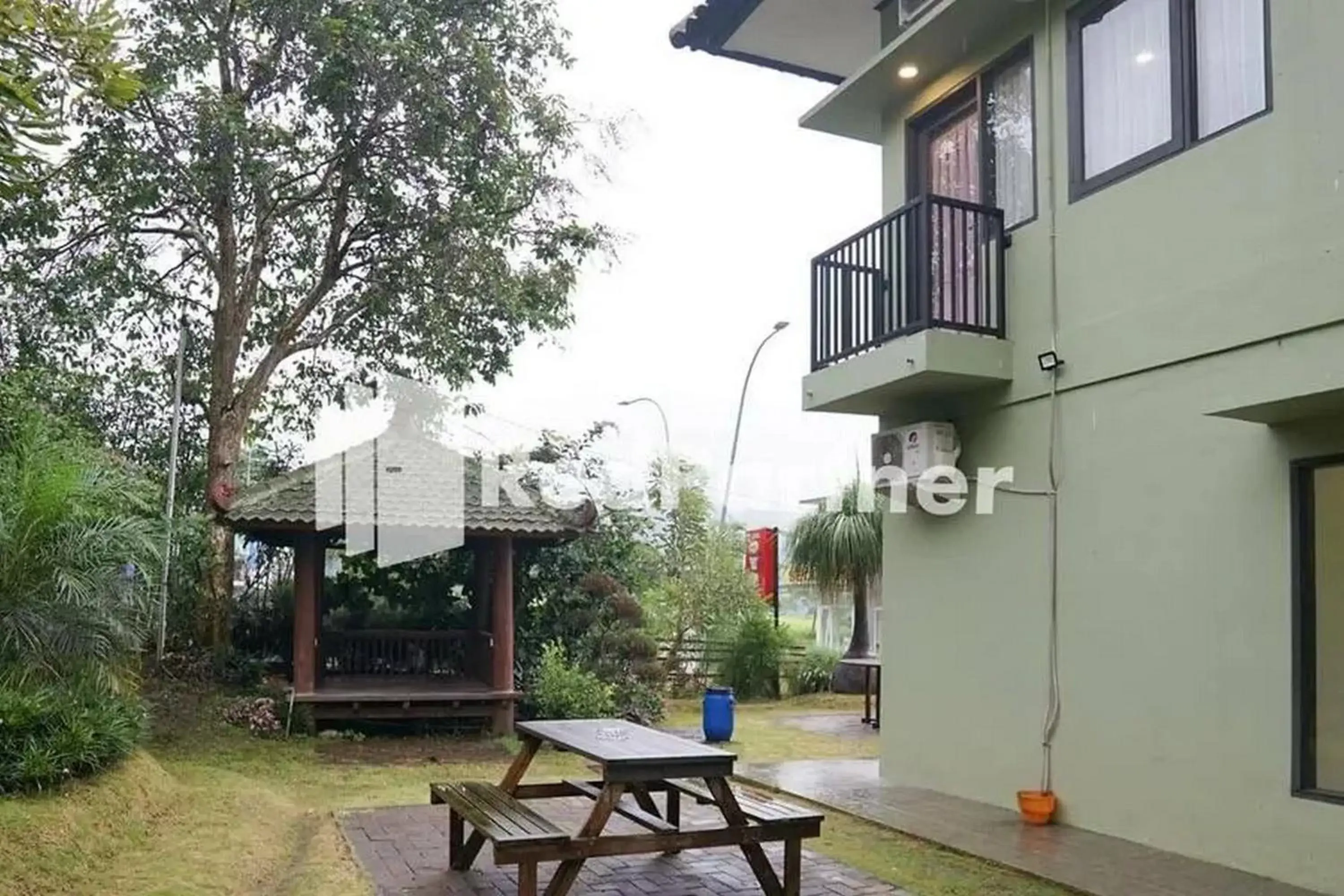 Property building in Panorama Inn Residence Batu Redpartner Property building in Panorama Inn Residence Batu Redpartner