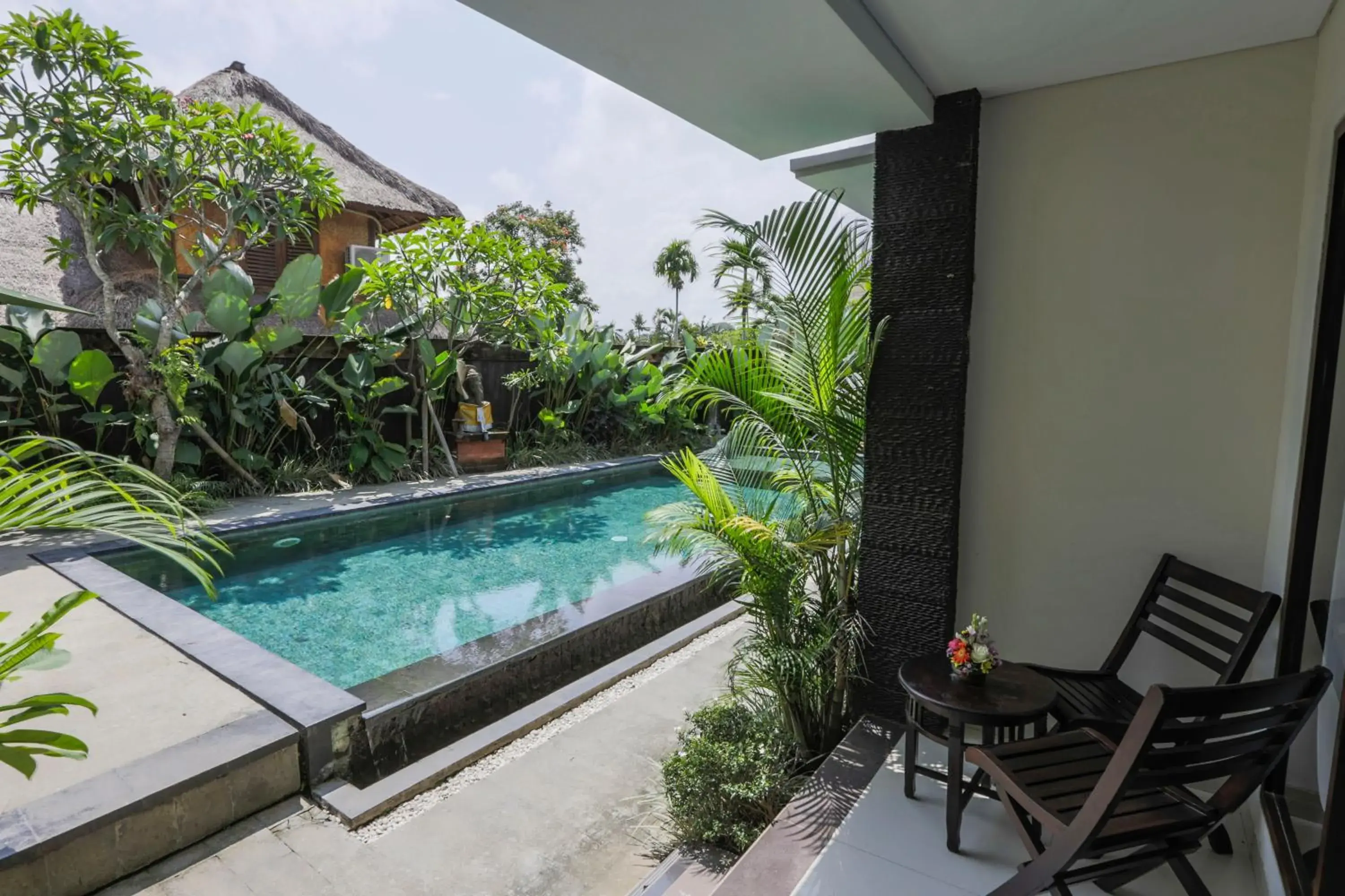 Balcony/Terrace, Swimming Pool in Kamandhani Cottage