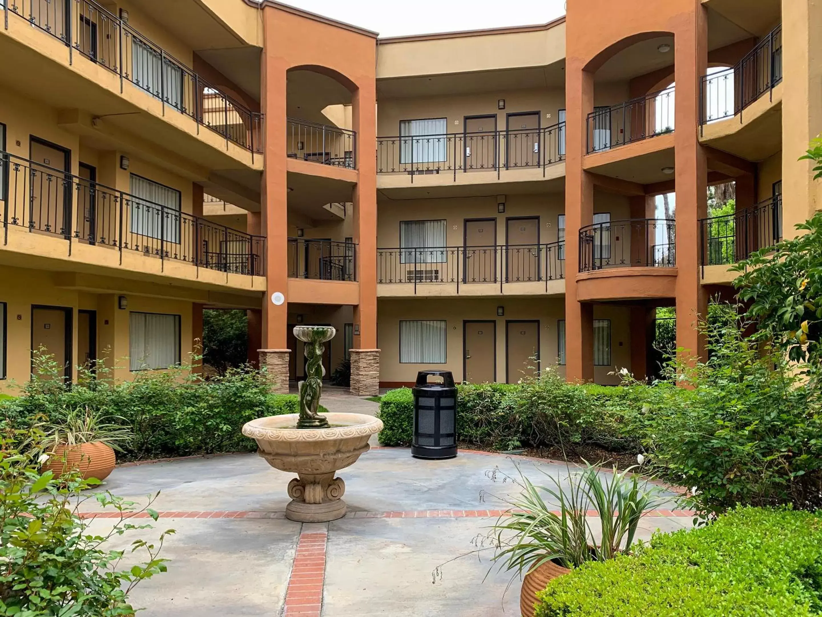 Property Building in MainStay Suites John Wayne Airport, a Choice Hotel