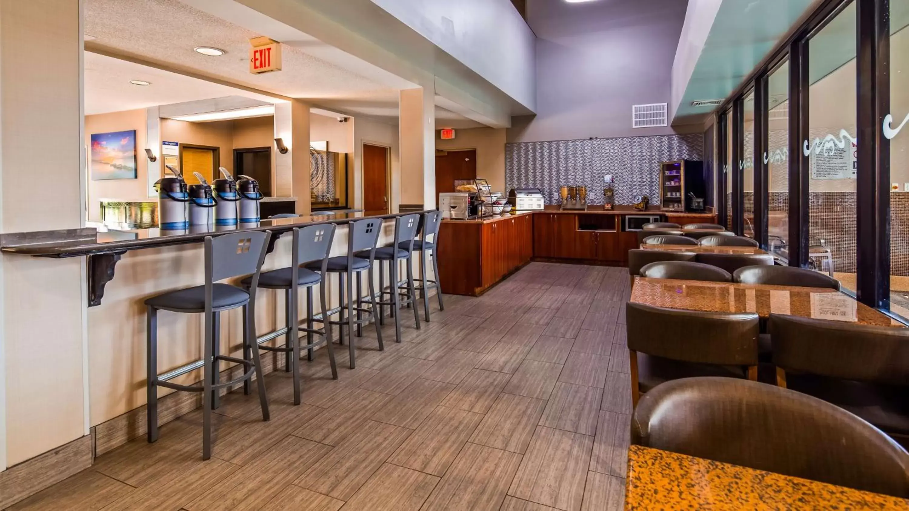 Restaurant/places to eat, Lounge/Bar in Best Western Dunkirk & Fredonia Inn