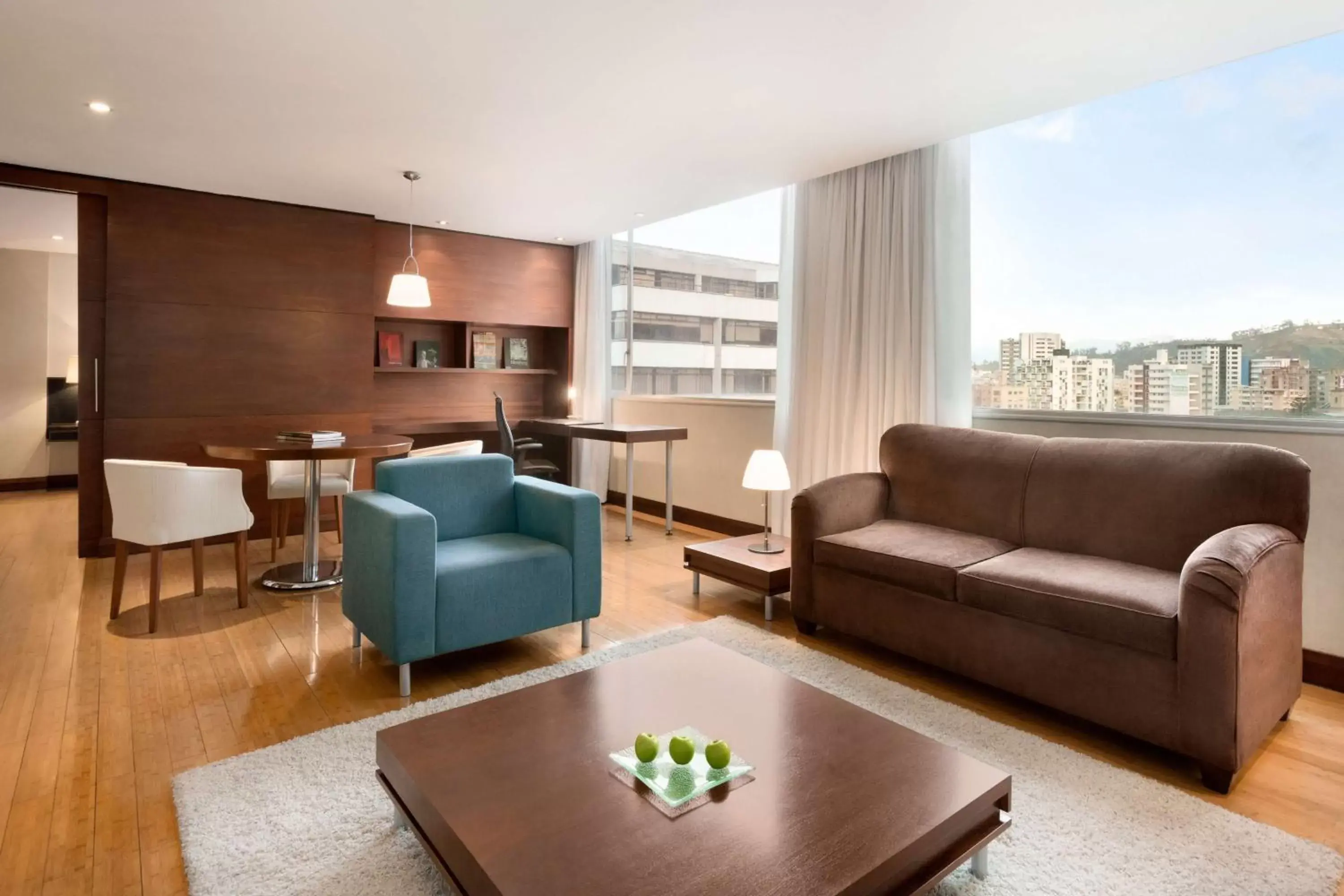 Living room, Seating Area in Hilton Colon Quito Hotel