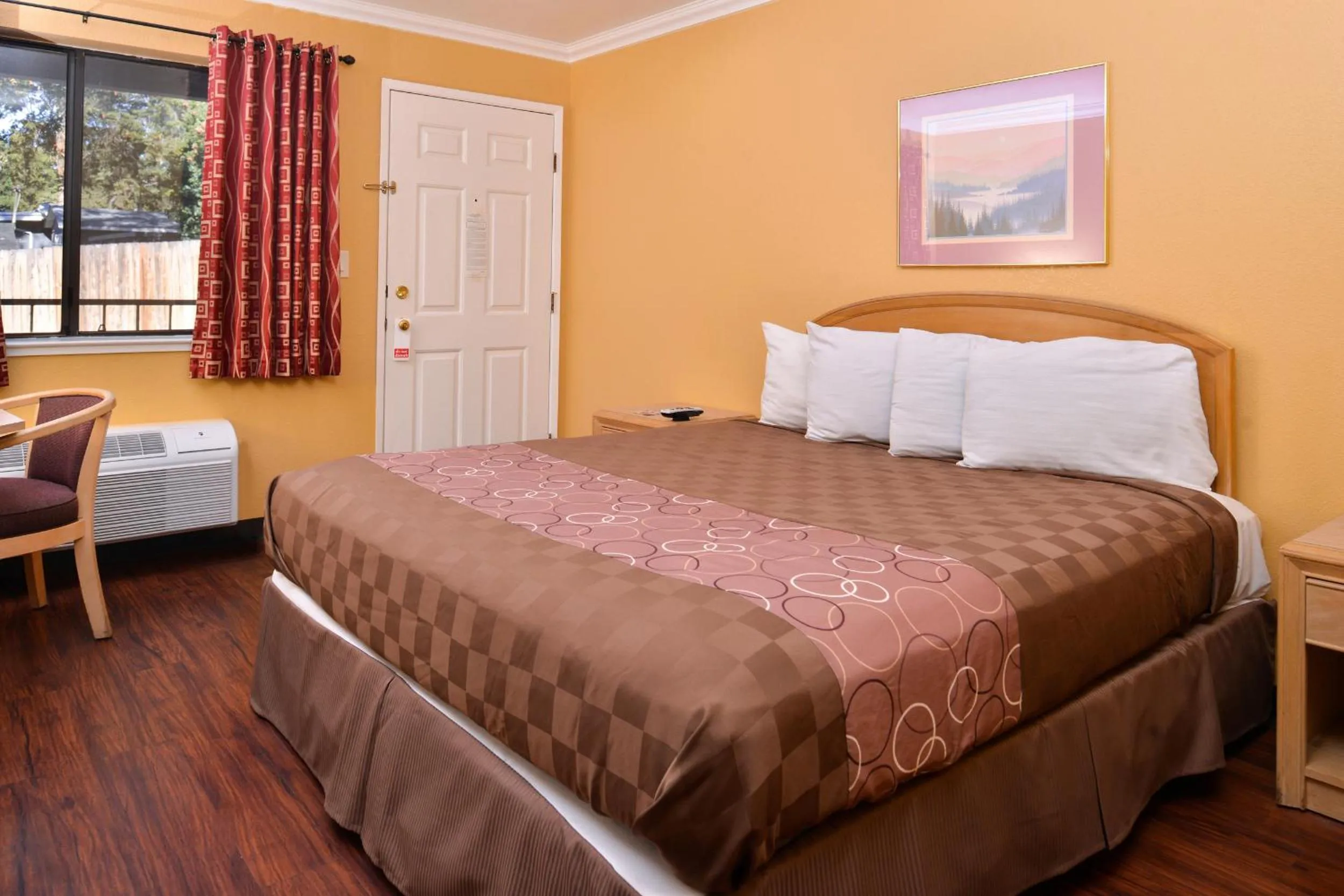 Bedroom, Bed in Americas Best Value Inn and Suites Clearlake