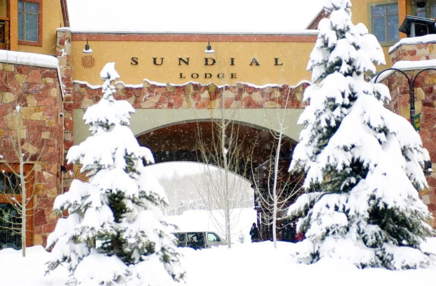 Property building, Winter in Sundial Lodge Park City - Canyons Village