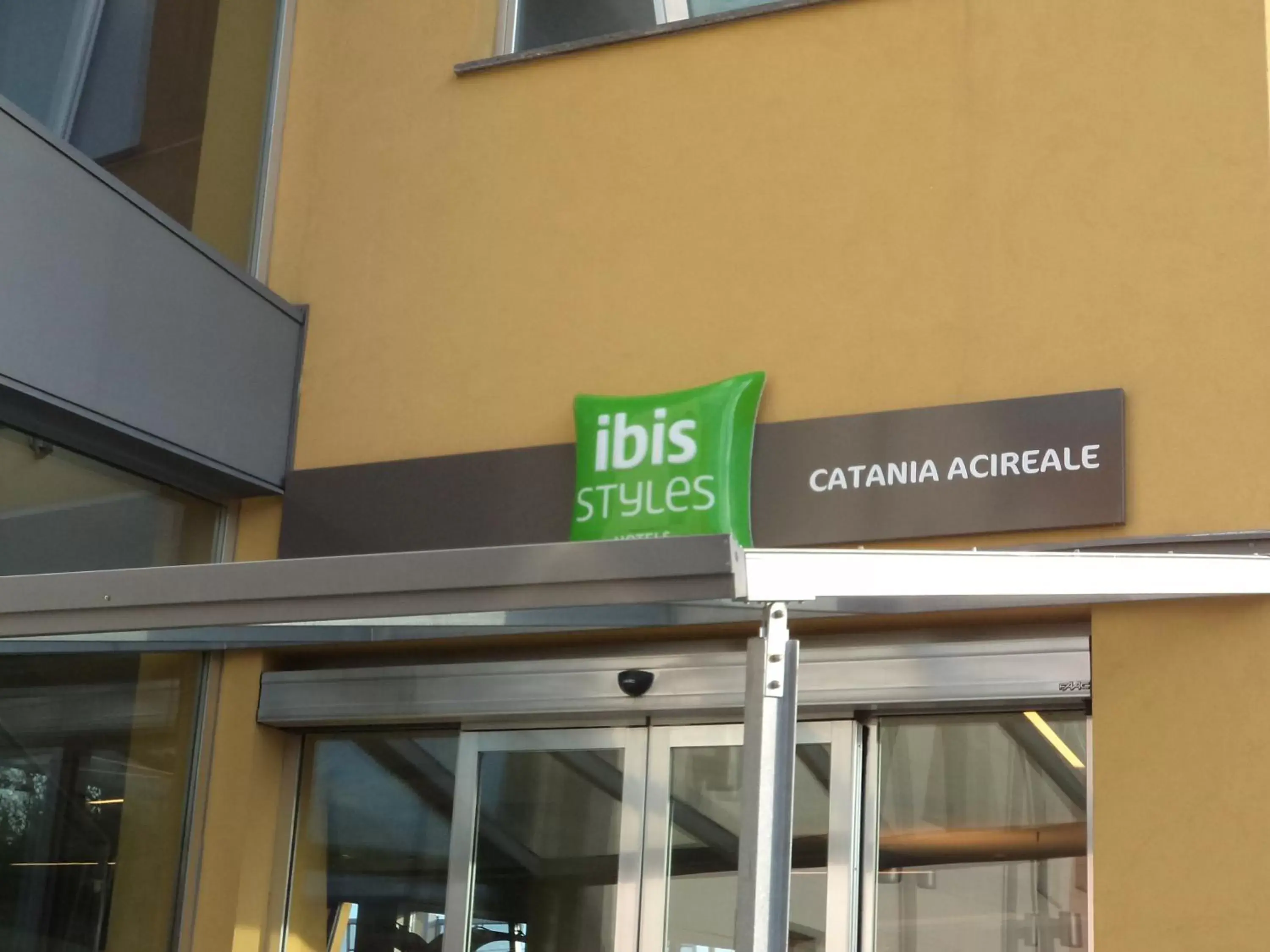 Facade/entrance in ibis Styles Catania Acireale