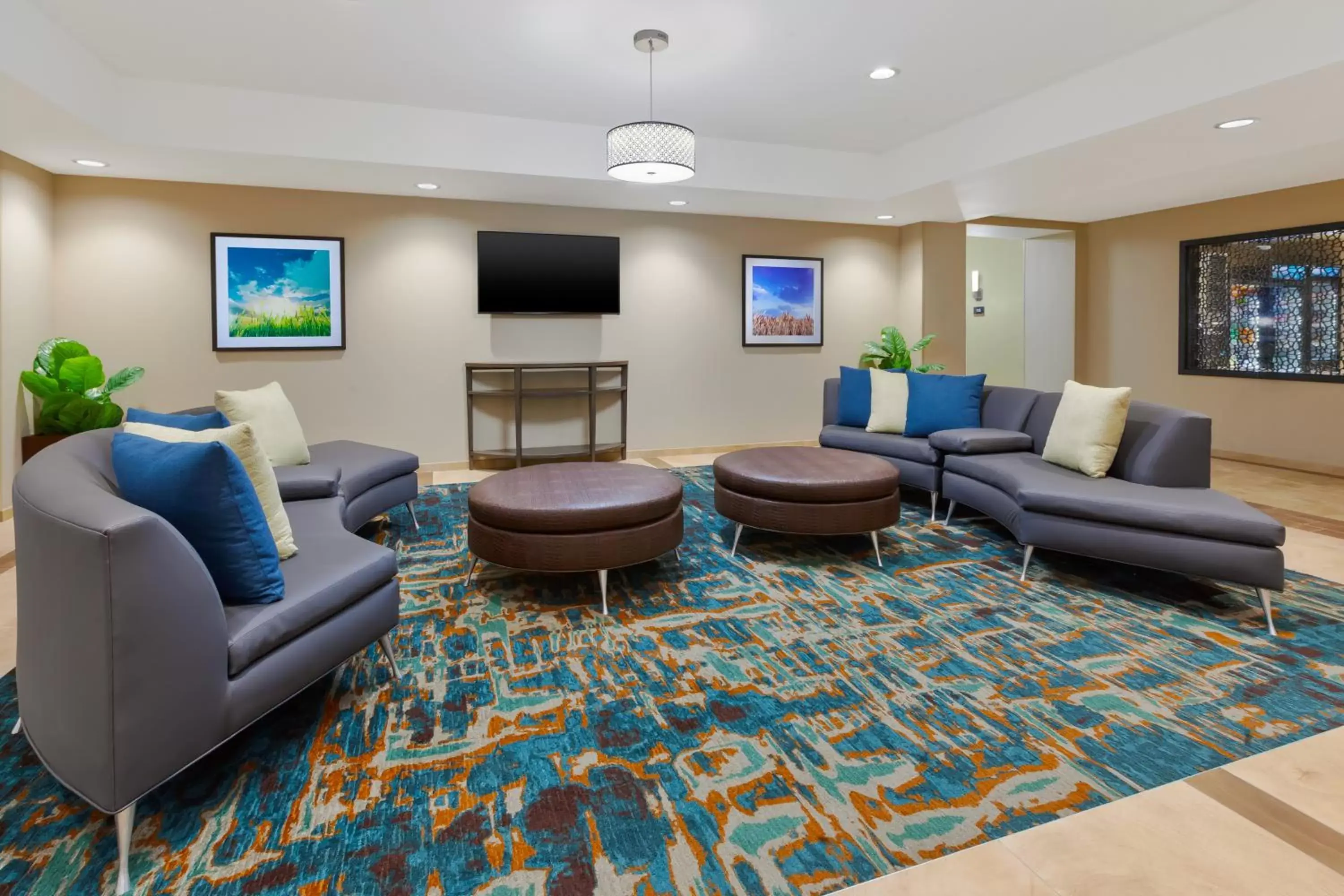 Lobby or reception, Seating Area in Candlewood Suites Louisville - NE Downtown Area, an IHG Hotel